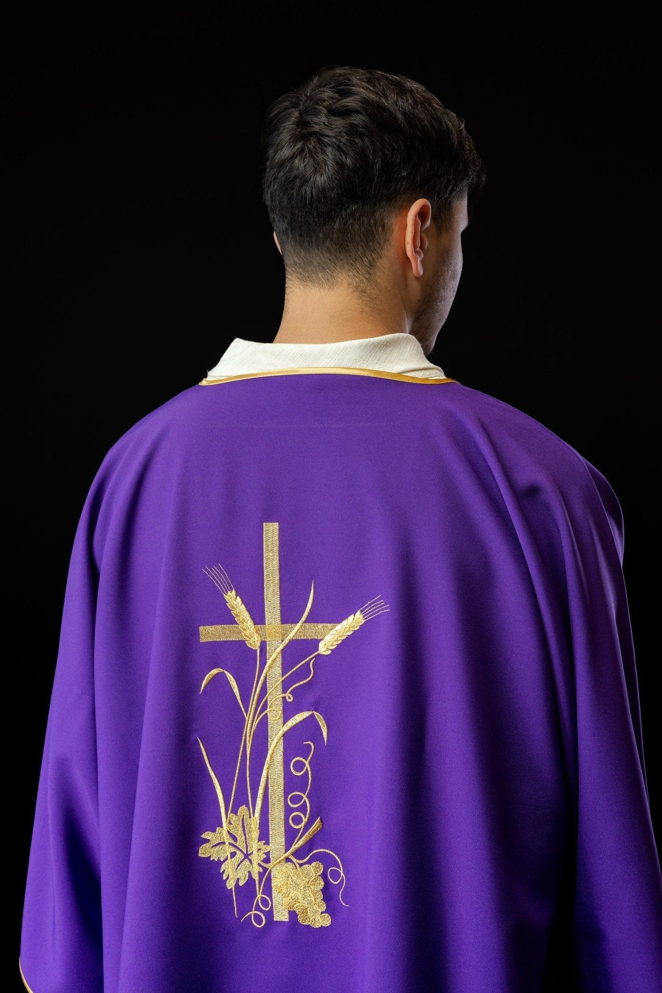 Dalmatica viola con ricamo a croce Pax oro KDL/026/03/12/D FIOLET DALMATYK - PERILPRETE.IT