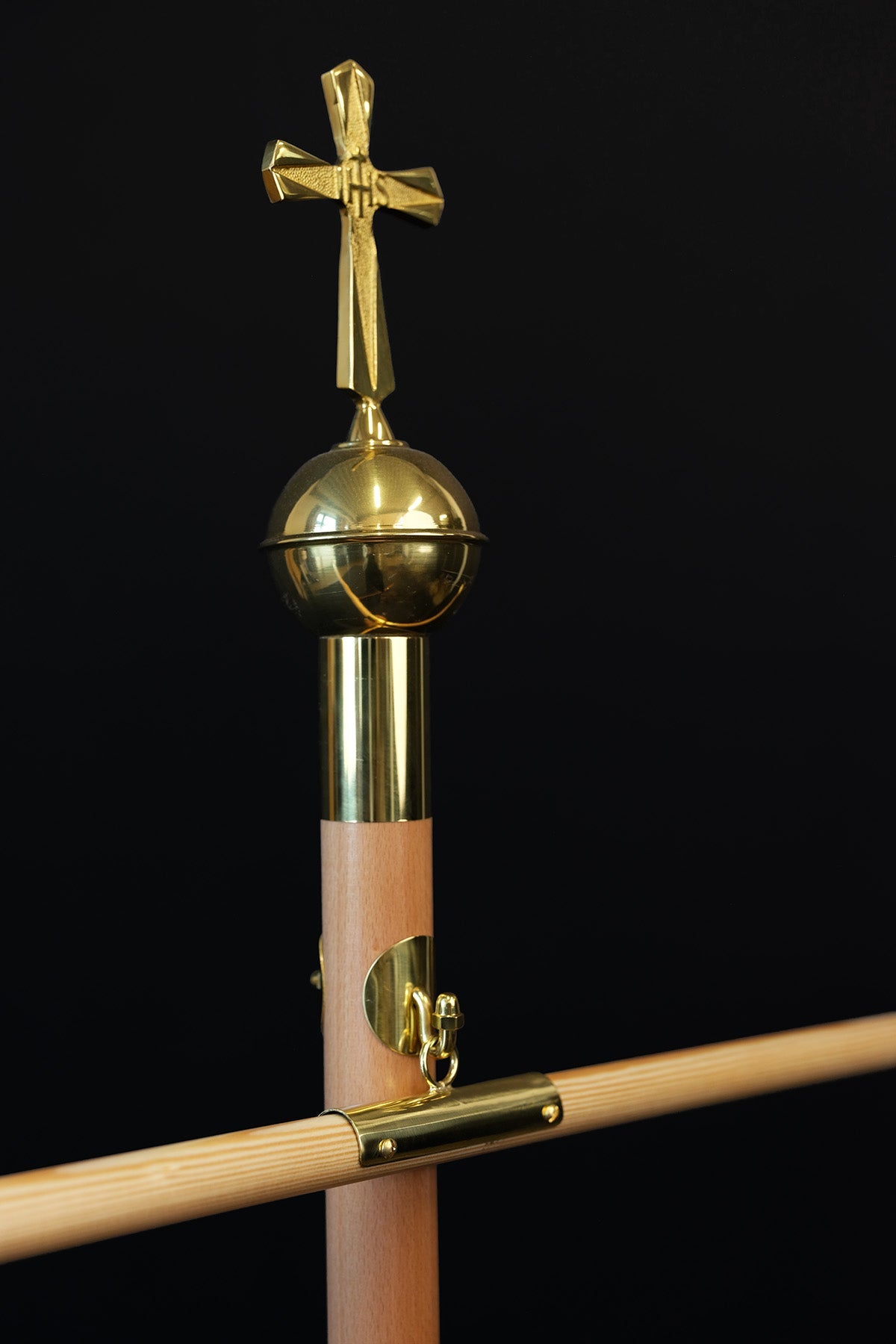 Asta per stendardo liturgico in legno chiaro