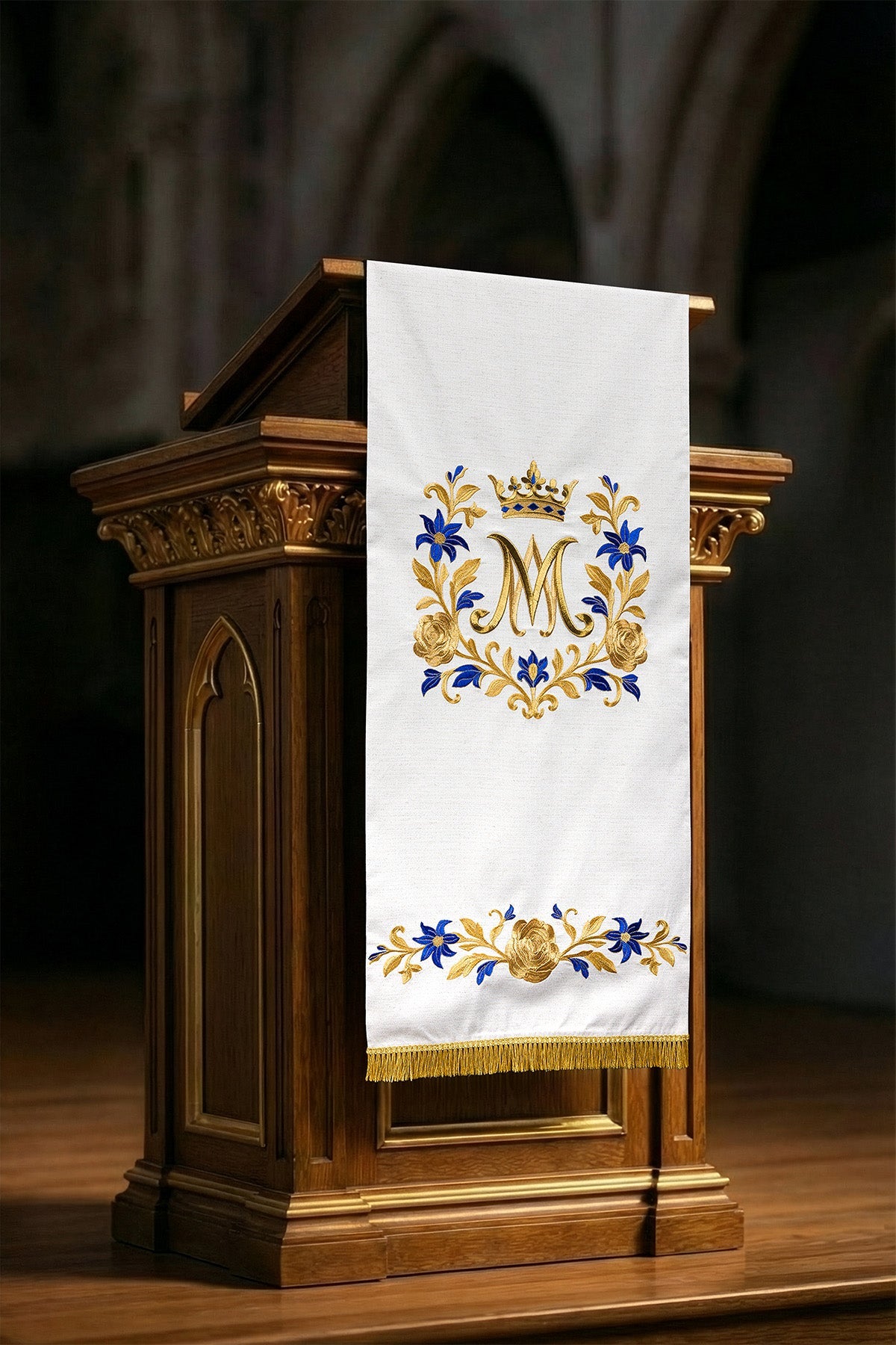Tovaglia per ambone con ricamo mariano in color écru