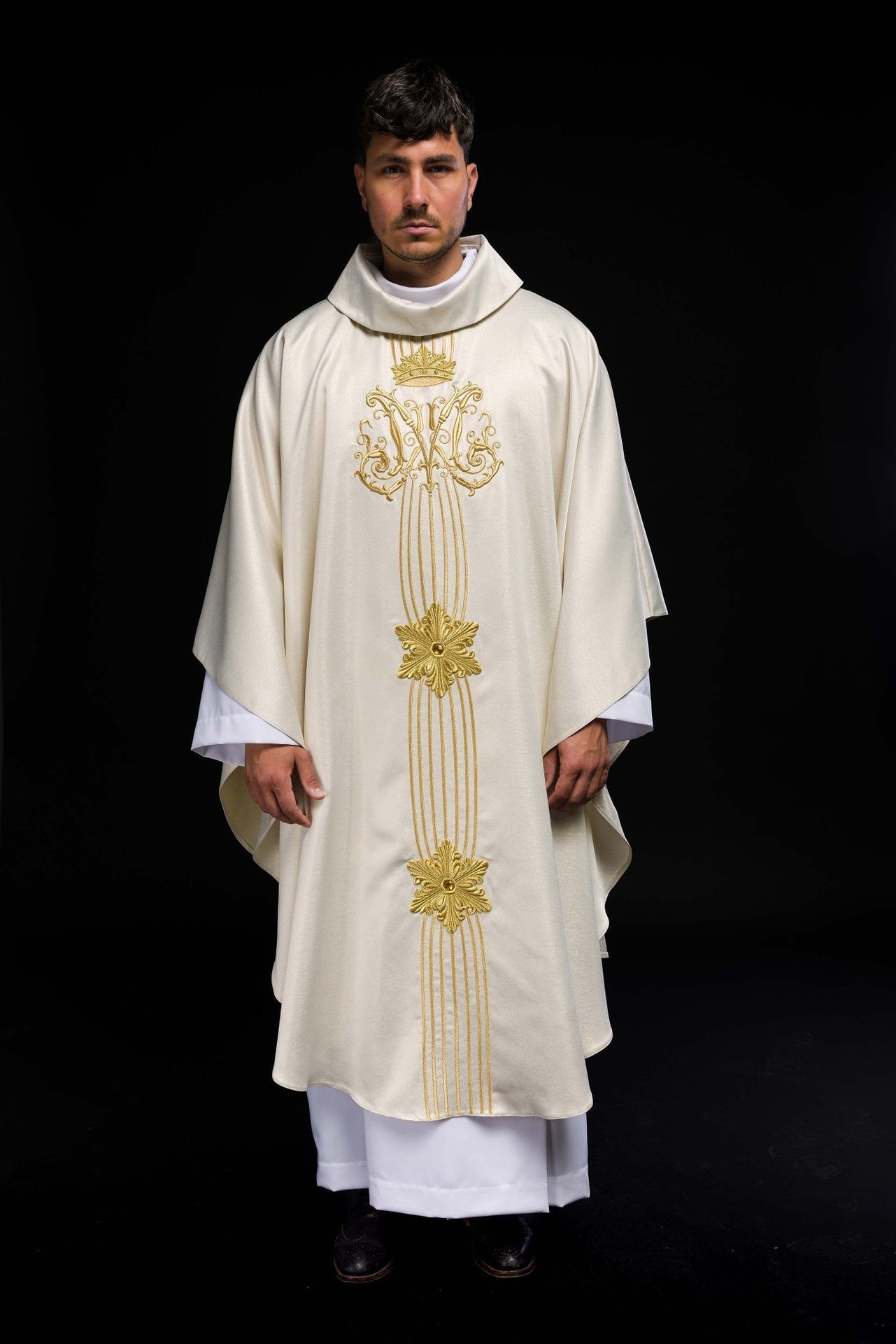 Ornat liturgiczny Maryjny błyszczący z kamieniami LE/7025 ECRU