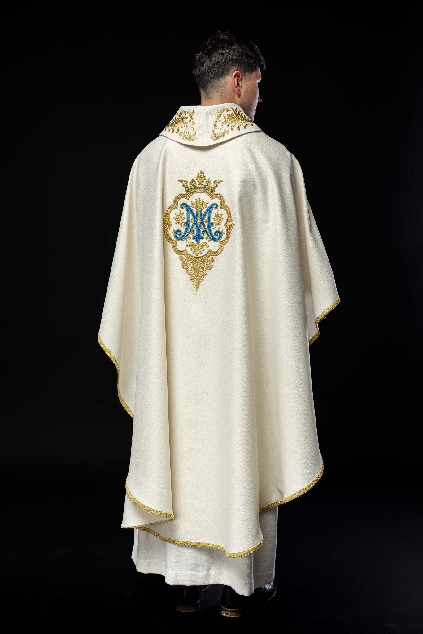 Ornato liturgico con stemma mariano ricamato e corona LE/7044/05 - PERILPRETE.IT
