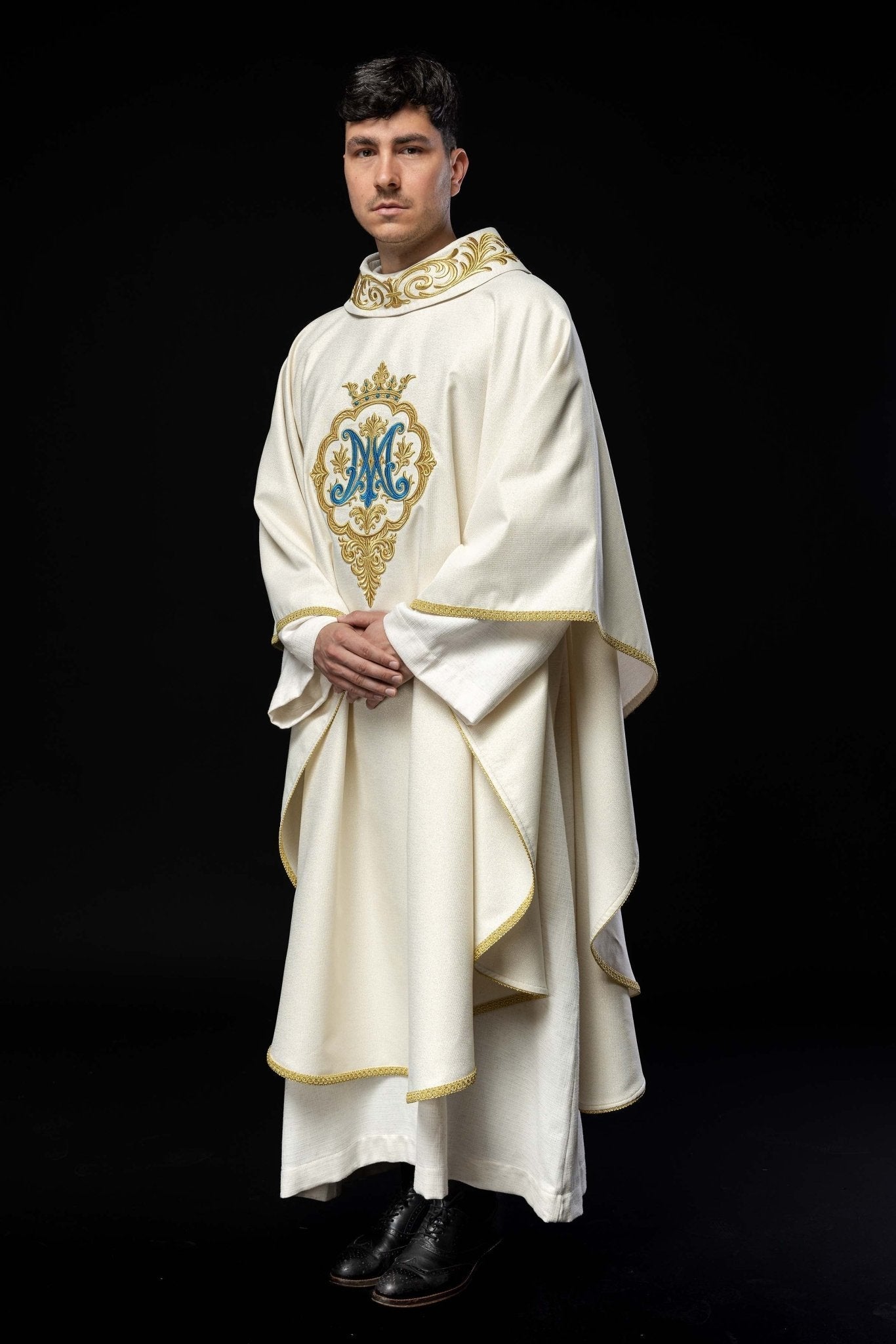 Ornato liturgico con stemma mariano ricamato e corona LE/7044/05 - PERILPRETE.IT