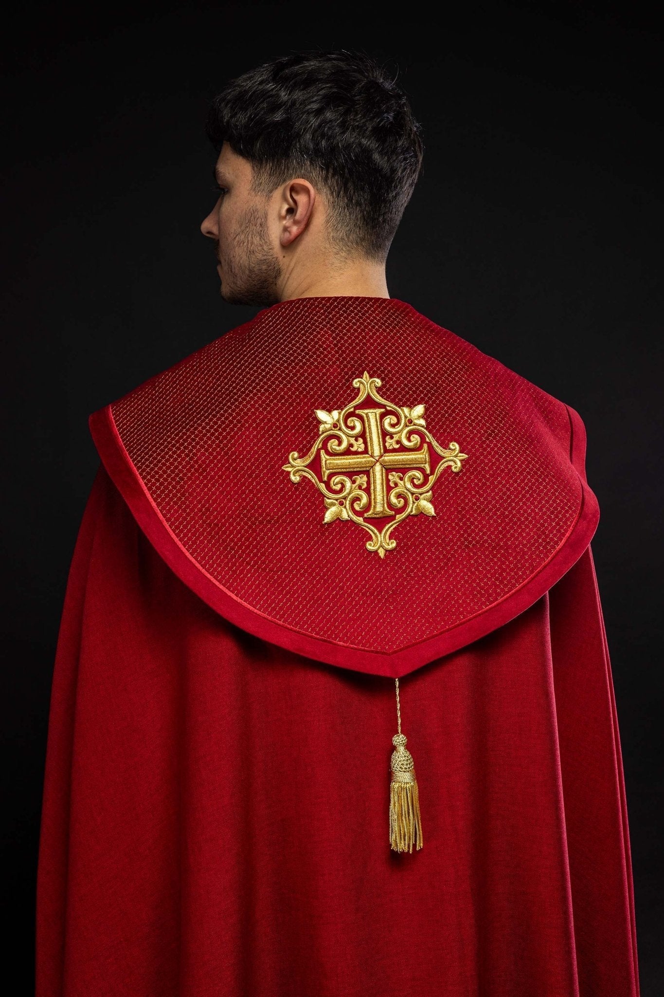 Piviale liturgico con stolone in velluto rosso e ricamo di croci LE/3029/02 145 cm - PERILPRETE.IT