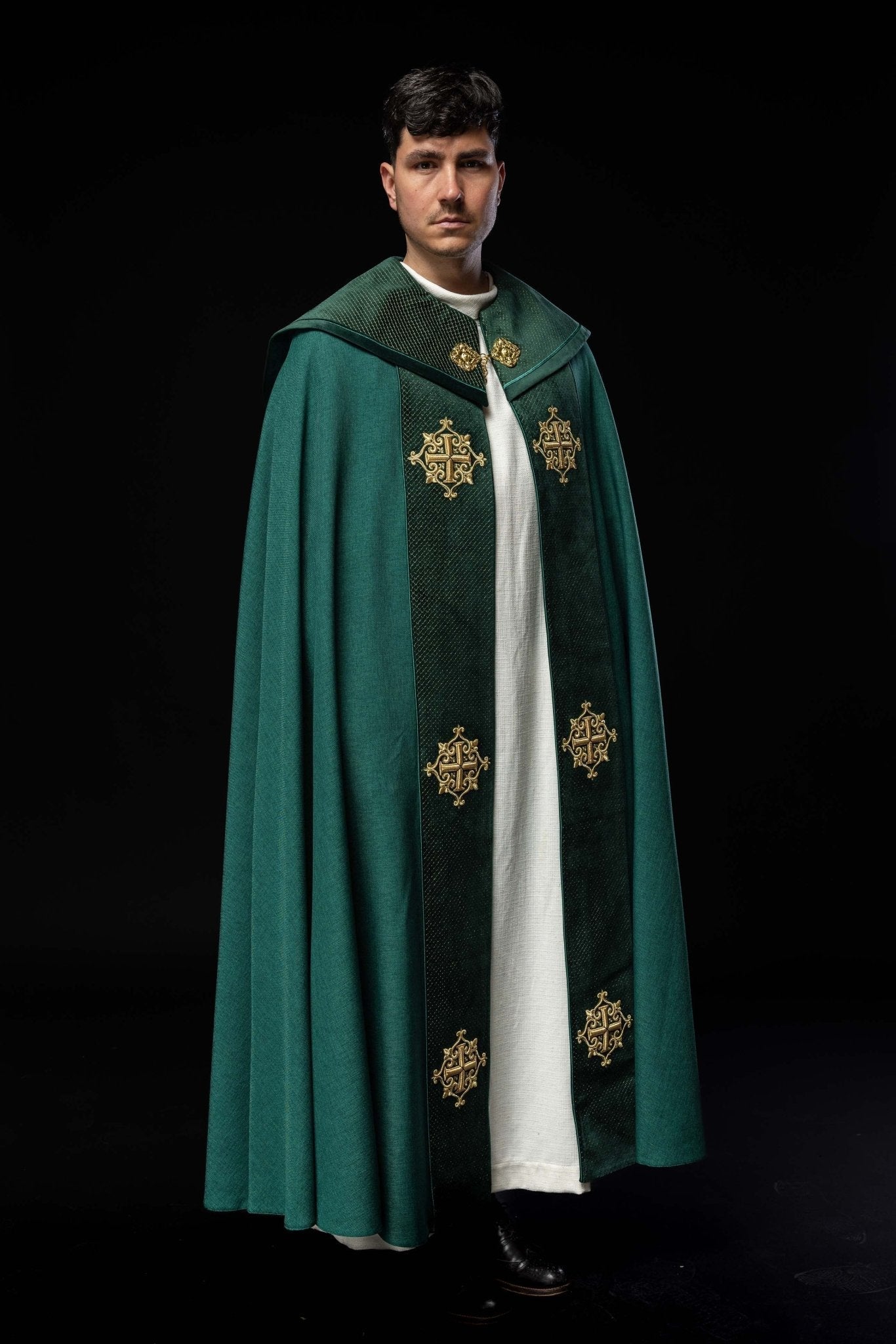 Piviale liturgico con stolone in velluto verde e ricamo di croci LE/3029/01 145 cm - PERILPRETE.IT