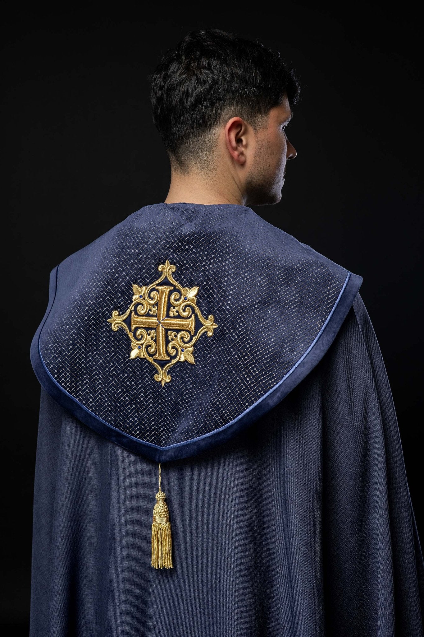 Piviale liturgico con stolone in velluto viola e ricamo di croci LE/3029/03 145cm - PERILPRETE.IT