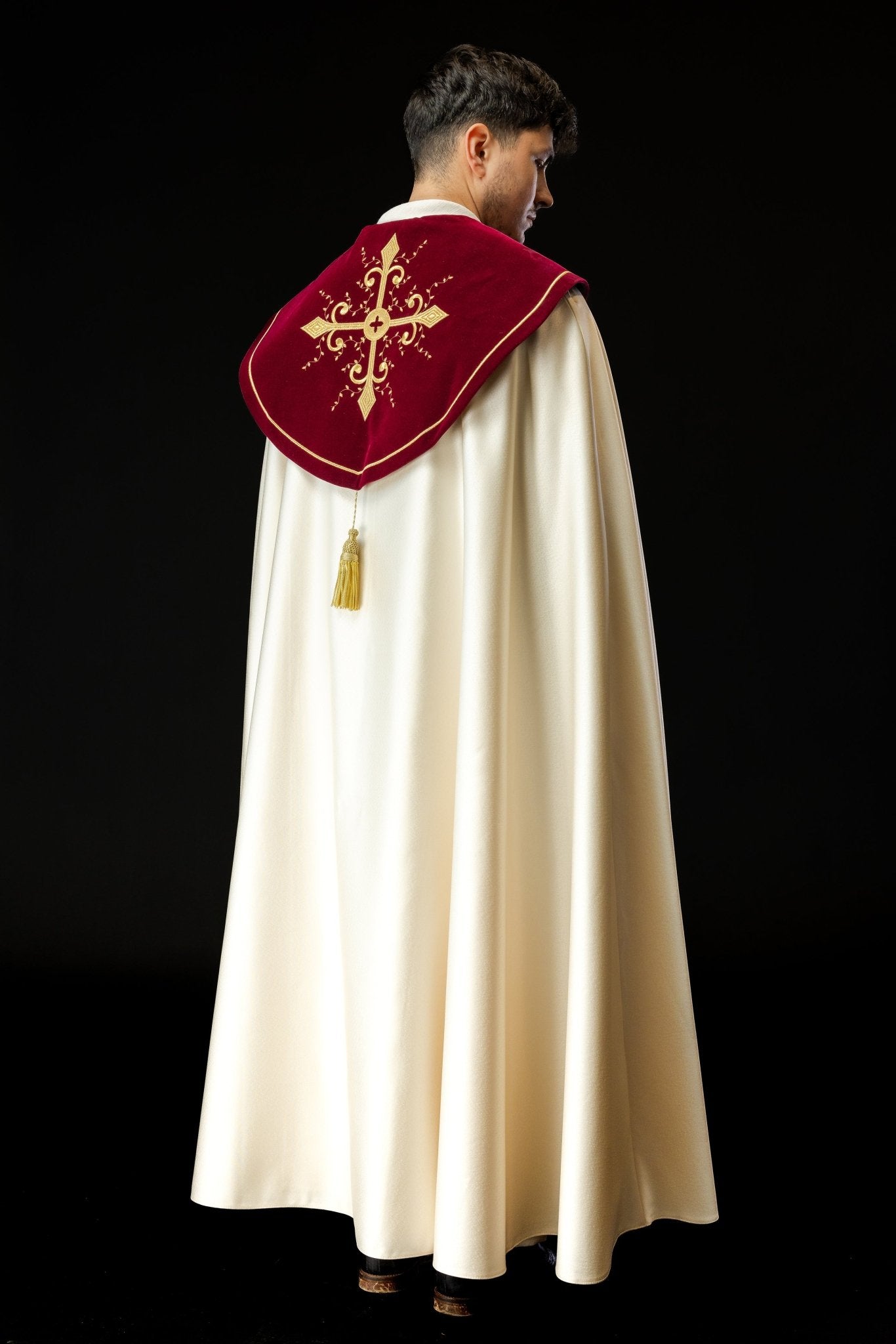 Piviale liturgico ricamato con fascia bordeaux KKP/024/05/20/PA ECRU POMPON 145 cm - PERILPRETE.IT