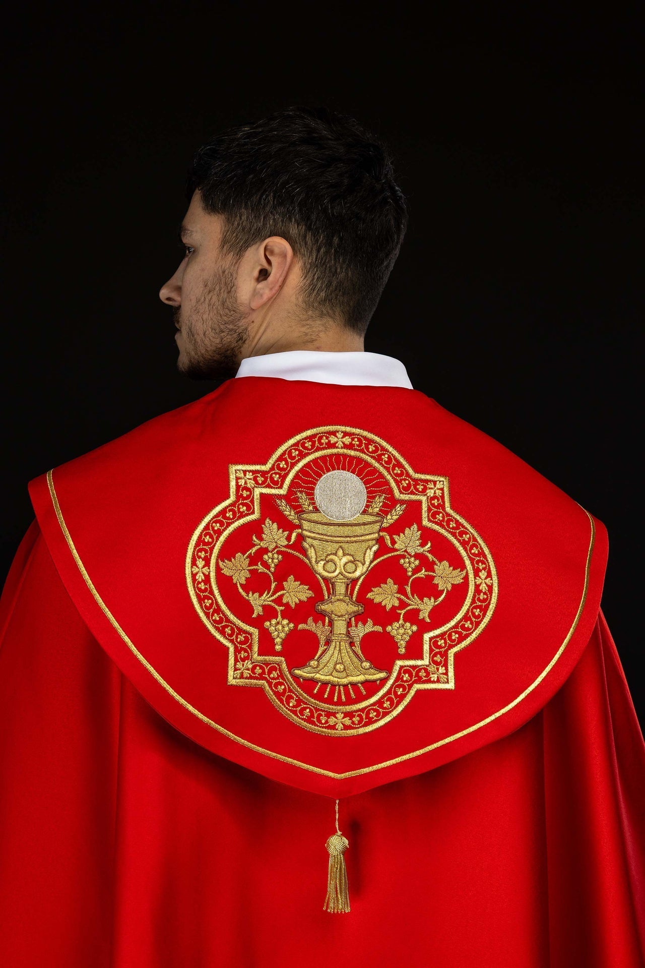 Piviale liturgico rosso ricamato con motivo del calice KKP/013/02/20 145cm - PERILPRETE.IT