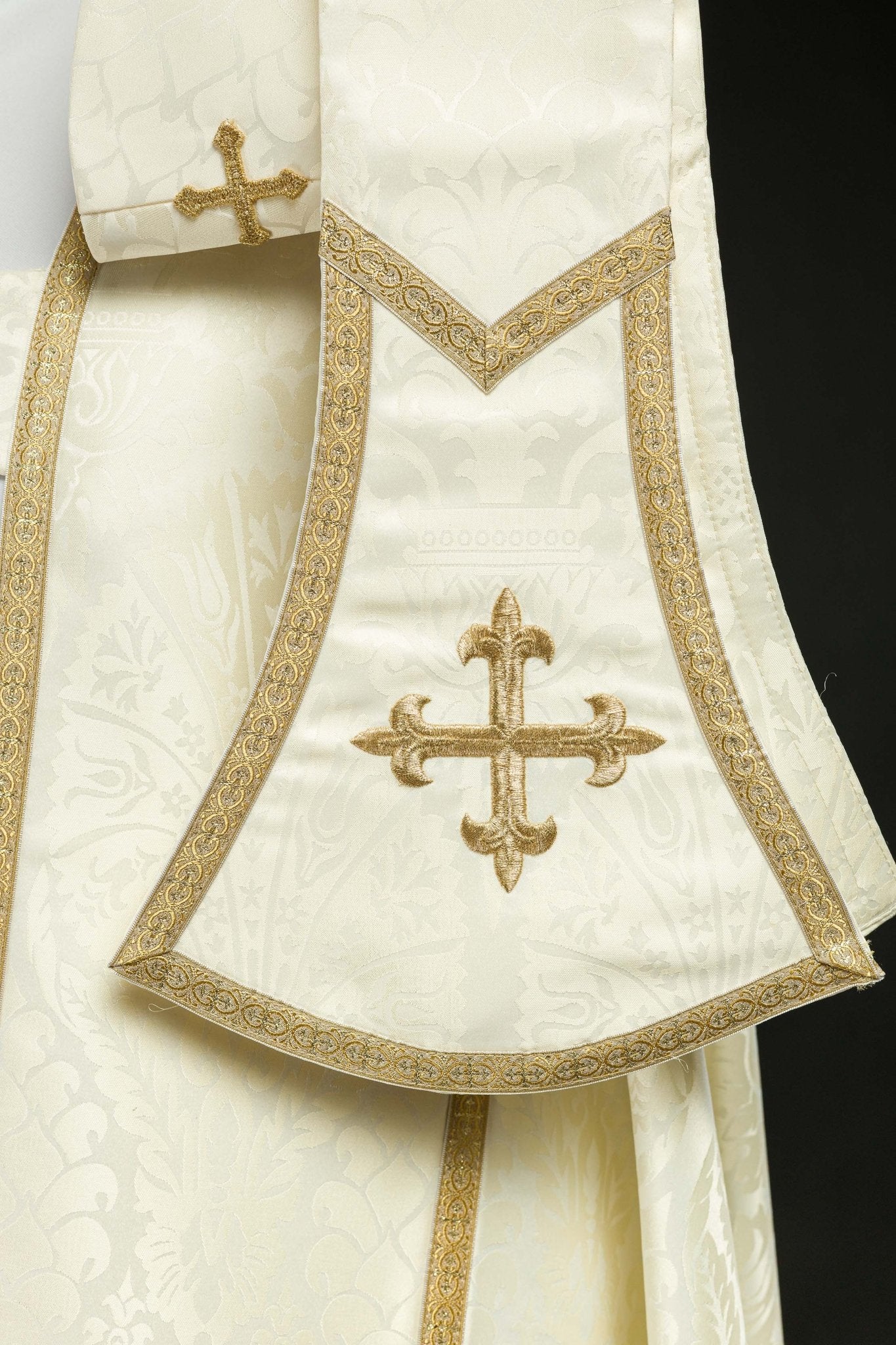 Piviale romana in jacquard liscia color ecru KKP/159/05/83 150cm - PERILPRETE.IT