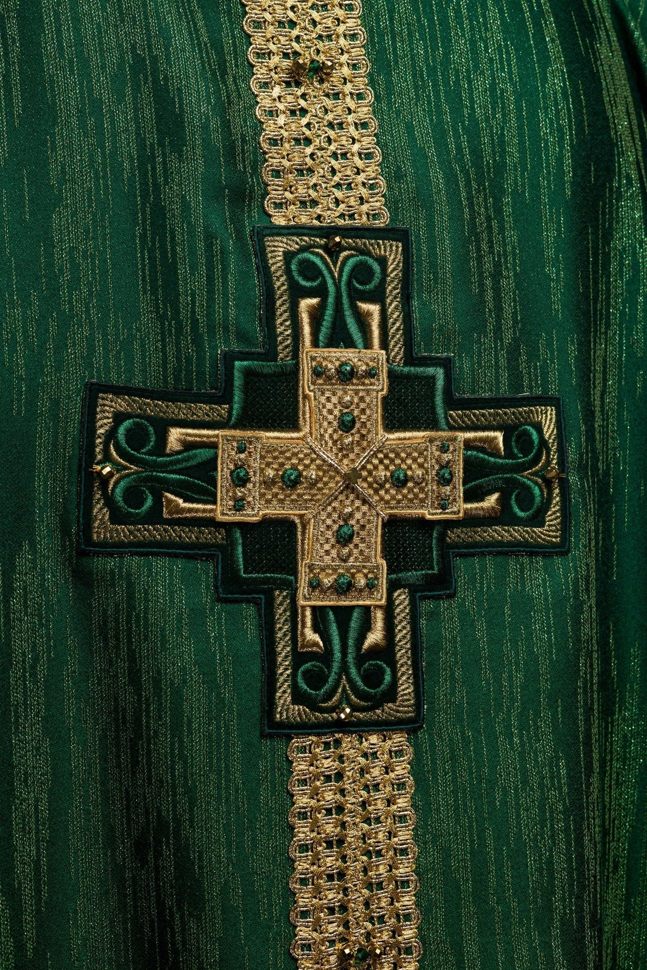 Ręcznie wykonany ornat z naturalnymi kamieniami Handmade 7015 Zielony