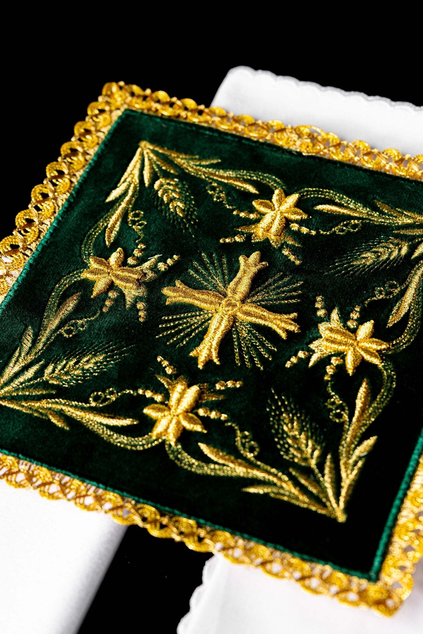Servizio da Messa ricamato velluto Verde KK/5001/C3 - PERILPRETE.IT