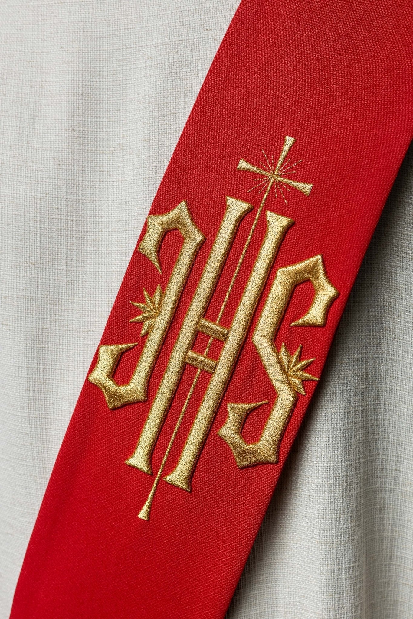 Stola diaconale ricamata IHS con Croce Rossa KSD/135/02/01 CZERWONY - PERILPRETE.IT