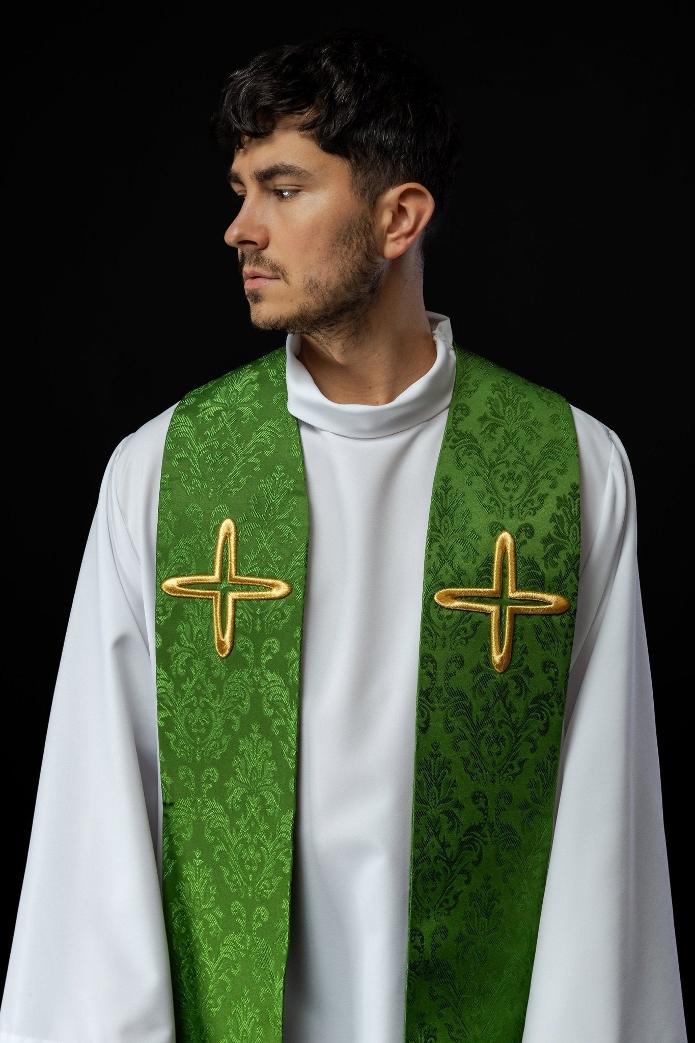 Stola jacquard ricamata verde con motivi di croci S - 2054 - 01 - 67 - PERILPRETE.IT