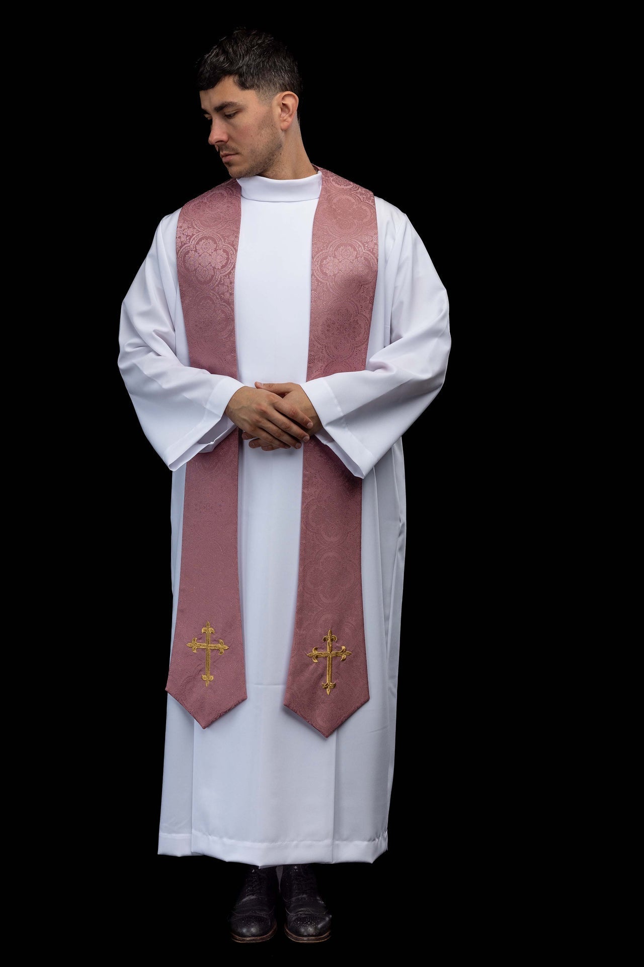 Stola ricamata con motivo della Croce tessuto jacquard rosa KST/638/08/11 - PERILPRETE.IT