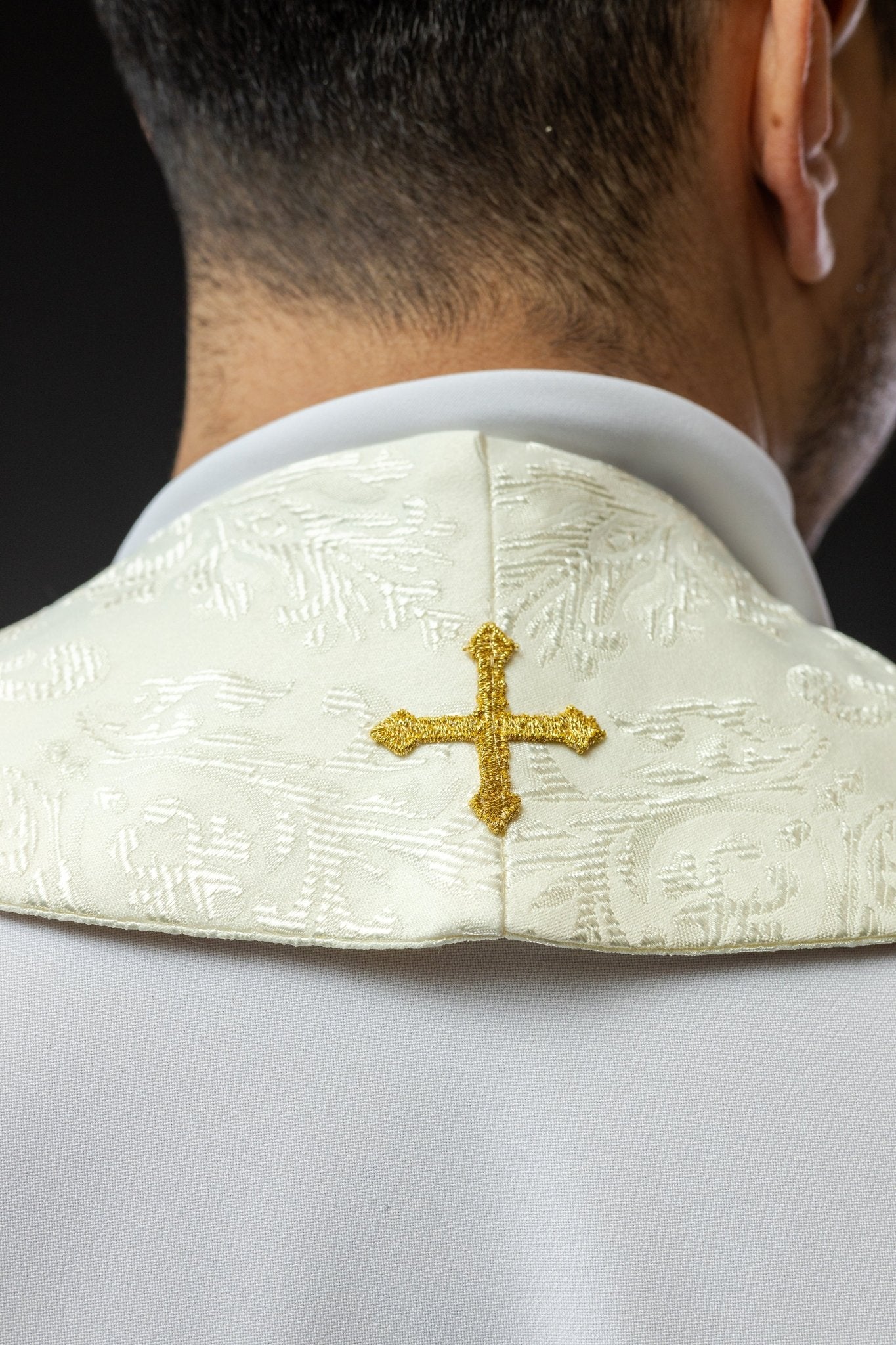 Stola ricamata in jacquard con motivi a croce ecrù S - 2054 - 05 - 67 - PERILPRETE.IT