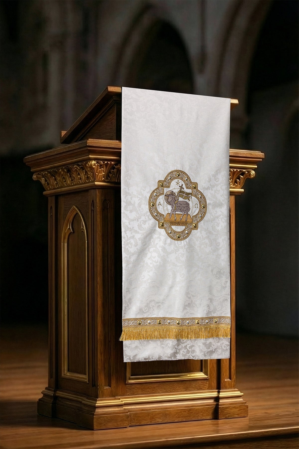 Tovaglia per ambone con ricamo dell’Agnello in tessuto jacquard color écru S-8072-05-88 55*250 - PERILPRETE.IT