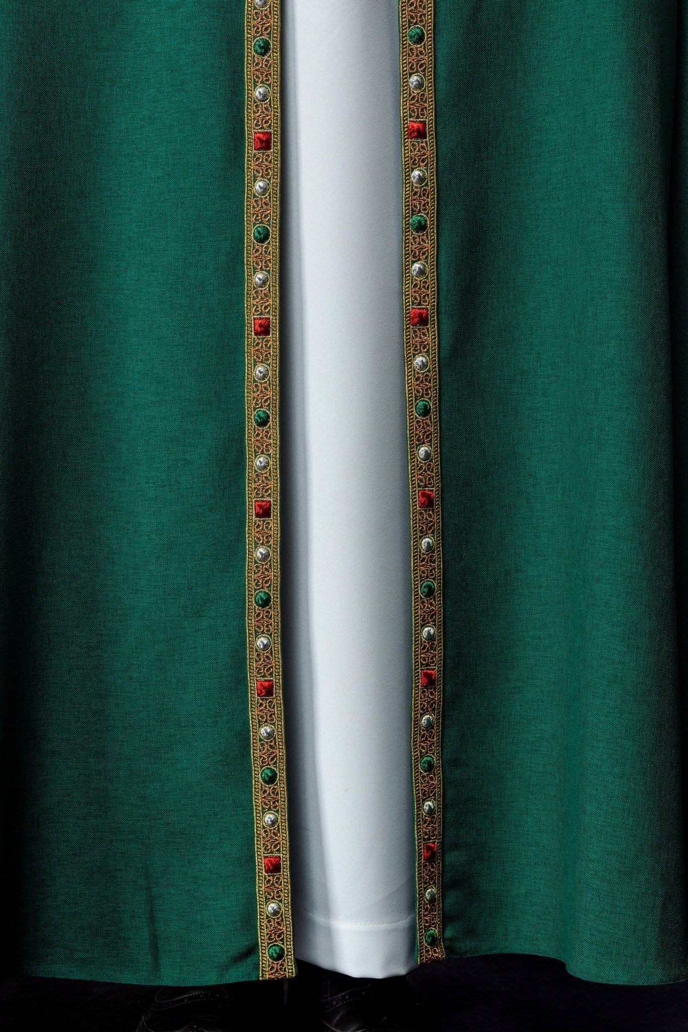 Una pianeta liturgica verde con il monogramma dorato IHS S - 3067 - 01 - 70 150cm - PERILPRETE.IT
