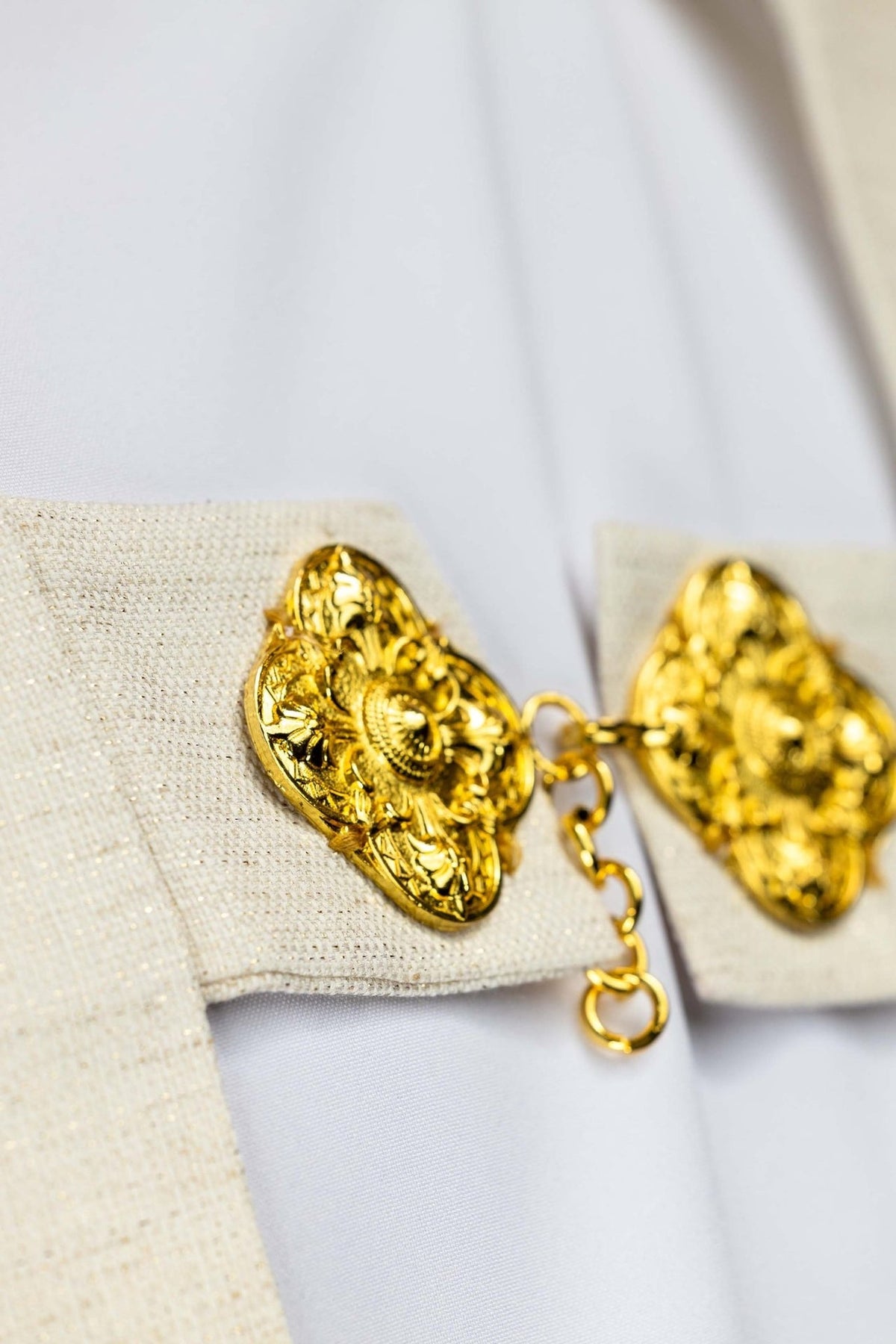 Welon haftowany z symbolem maryjnym
