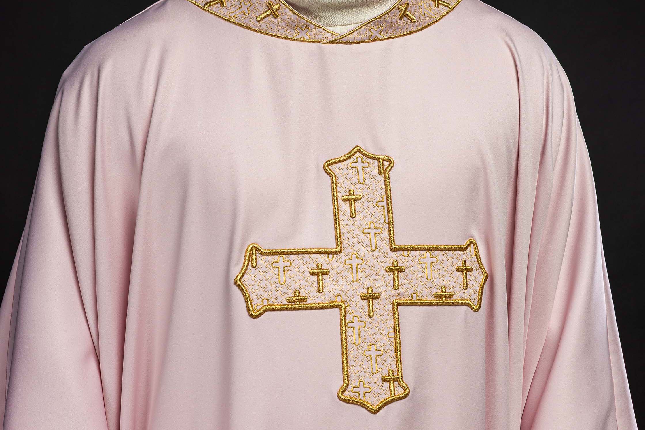 Colori liturgici – elenco completo e il loro profondo significato nella Chiesa - PERILPRETE.IT