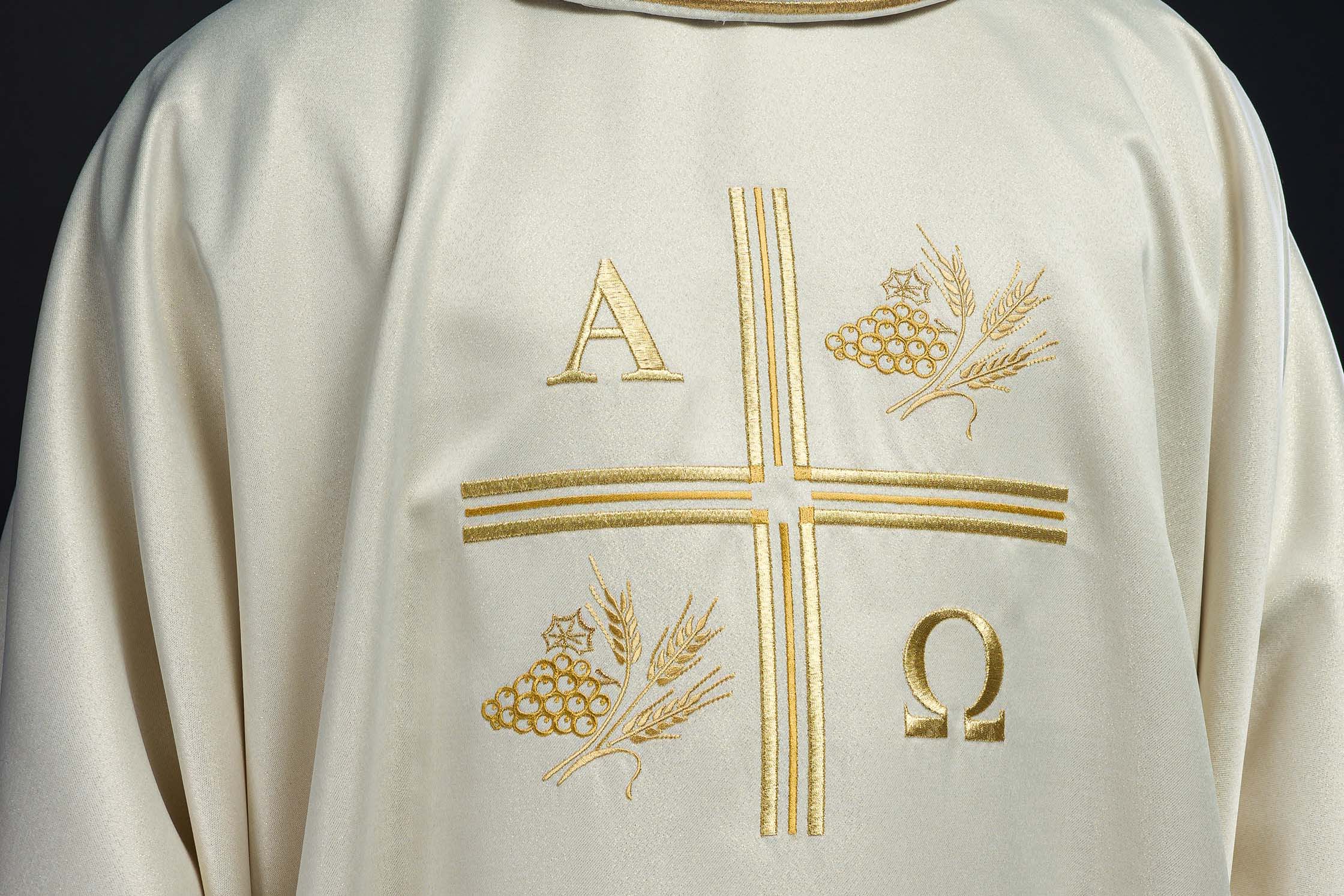 Come scrivere annunci parrocchiali che coinvolgano i fedeli? - PERILPRETE.IT