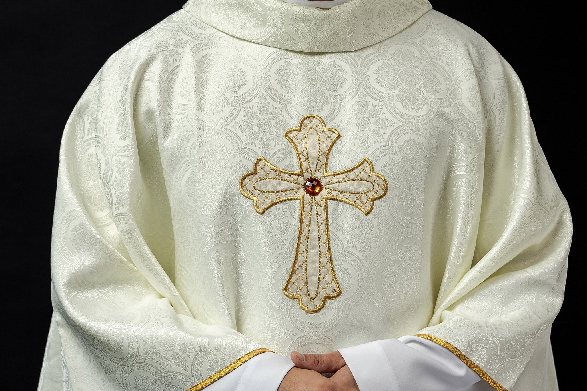 Negozio liturgico online – come acquistare con garanzia di qualità? - PERILPRETE.IT