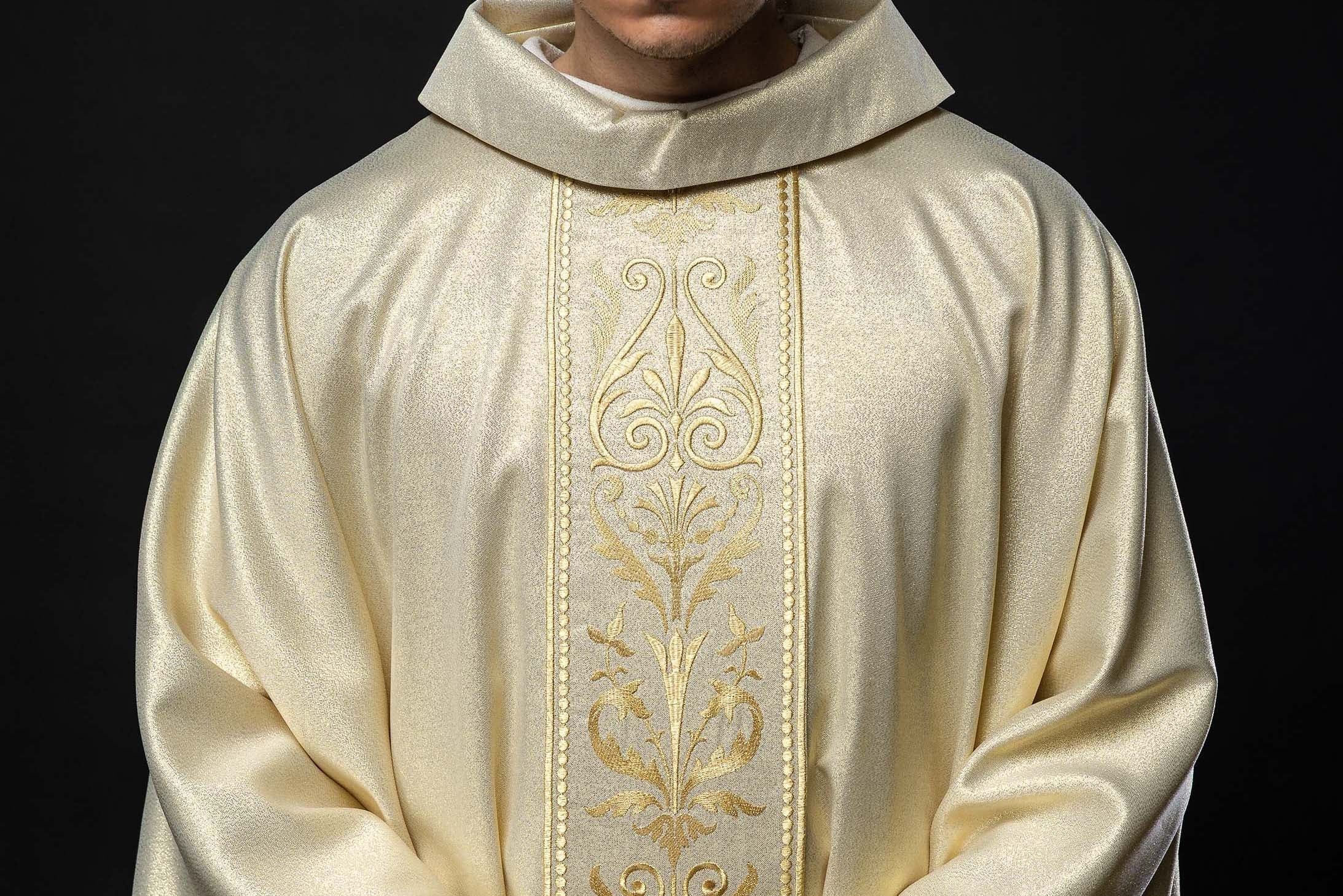 Testimonianze di fede che ispirano: come integrarle nelle omelie? - PERILPRETE.IT