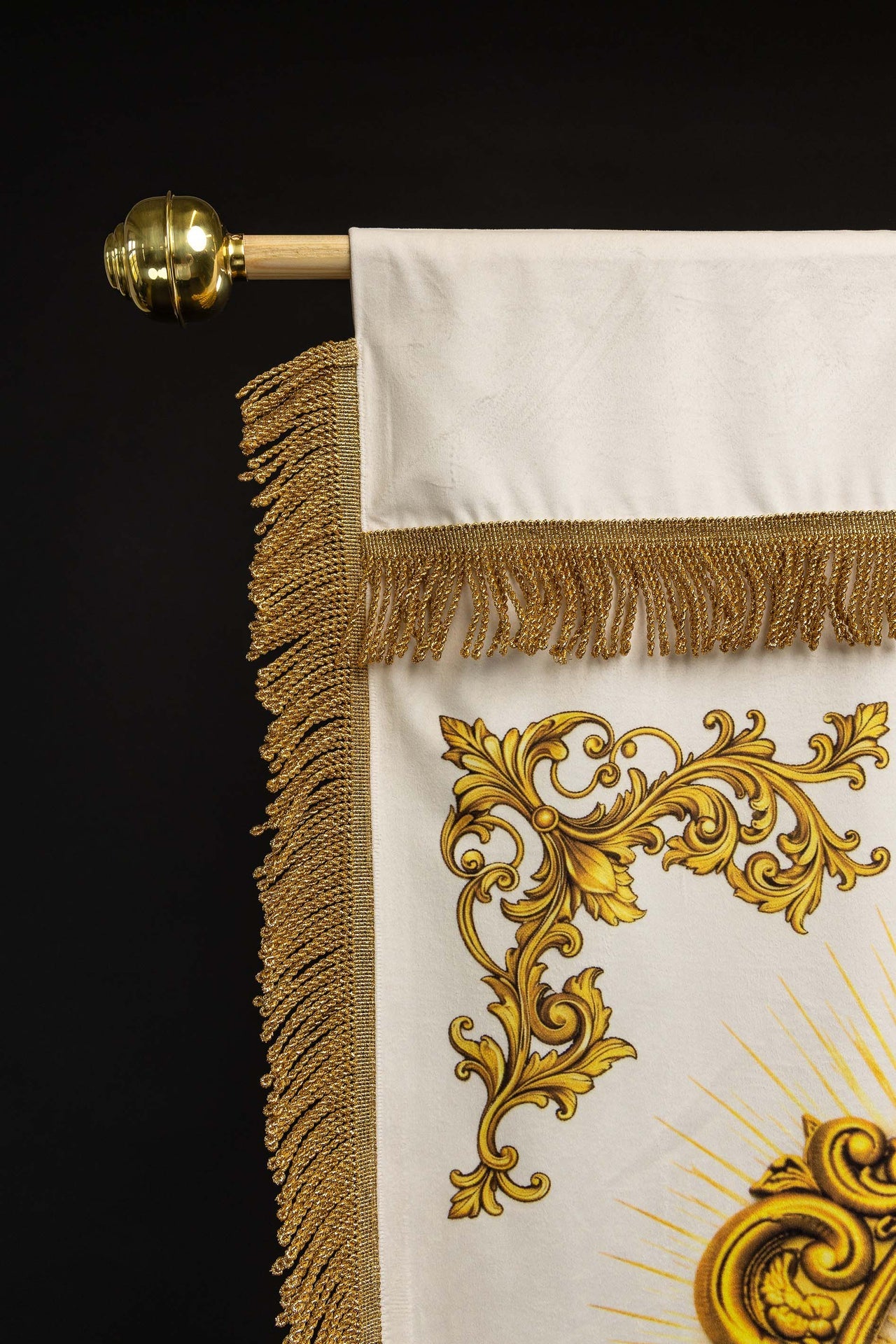 Stendardo liturgico stampato fronte-retro con il Sacro Cuore di Gesù e il cristogramma IHS