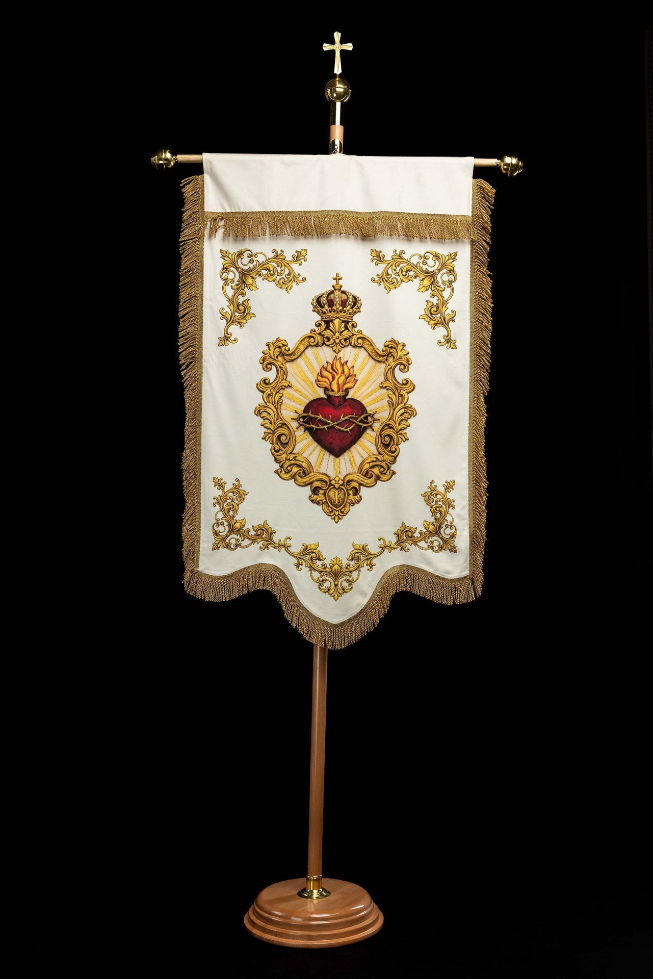 Stendardo liturgico stampato fronte-retro con il Sacro Cuore di Gesù e il cristogramma IHS