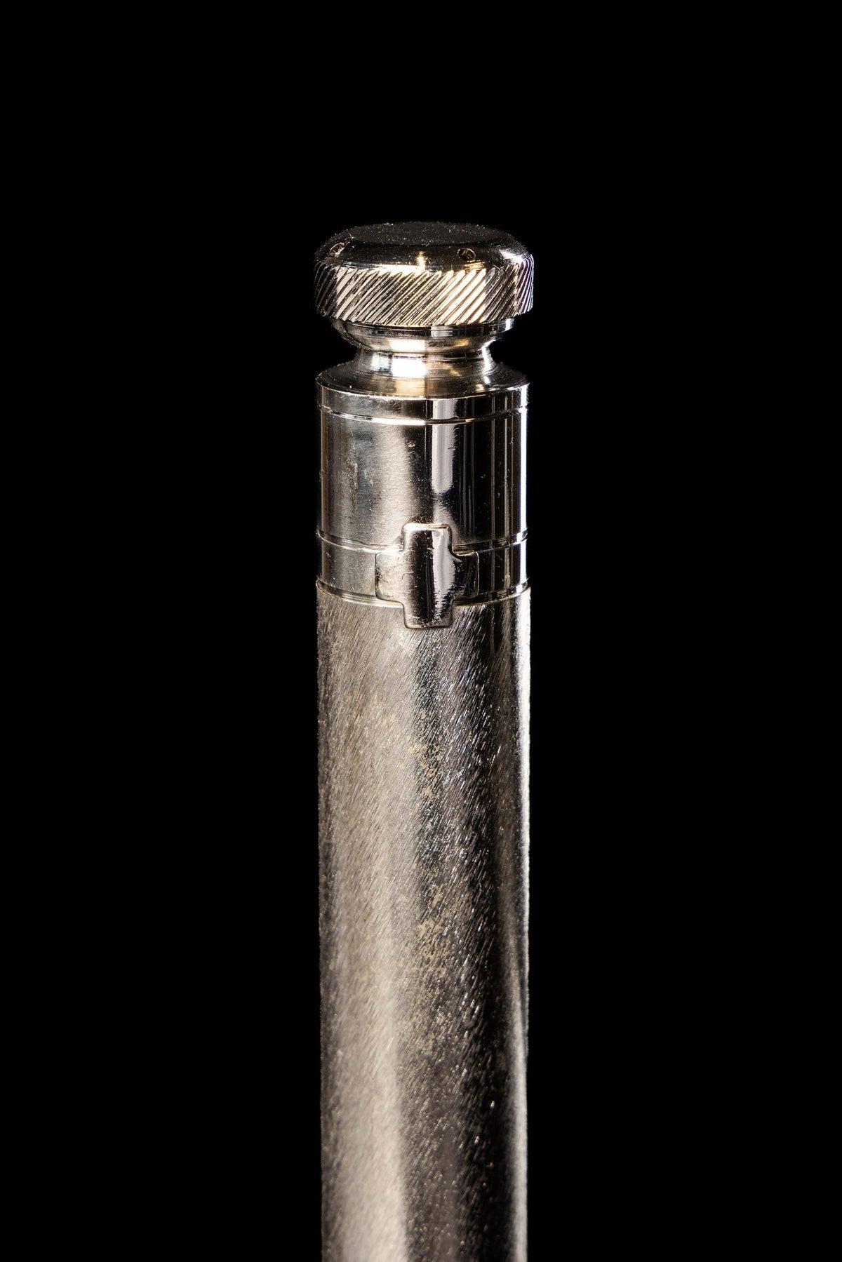 Aspersorio liturgico in metallo con custodia, 17 cm