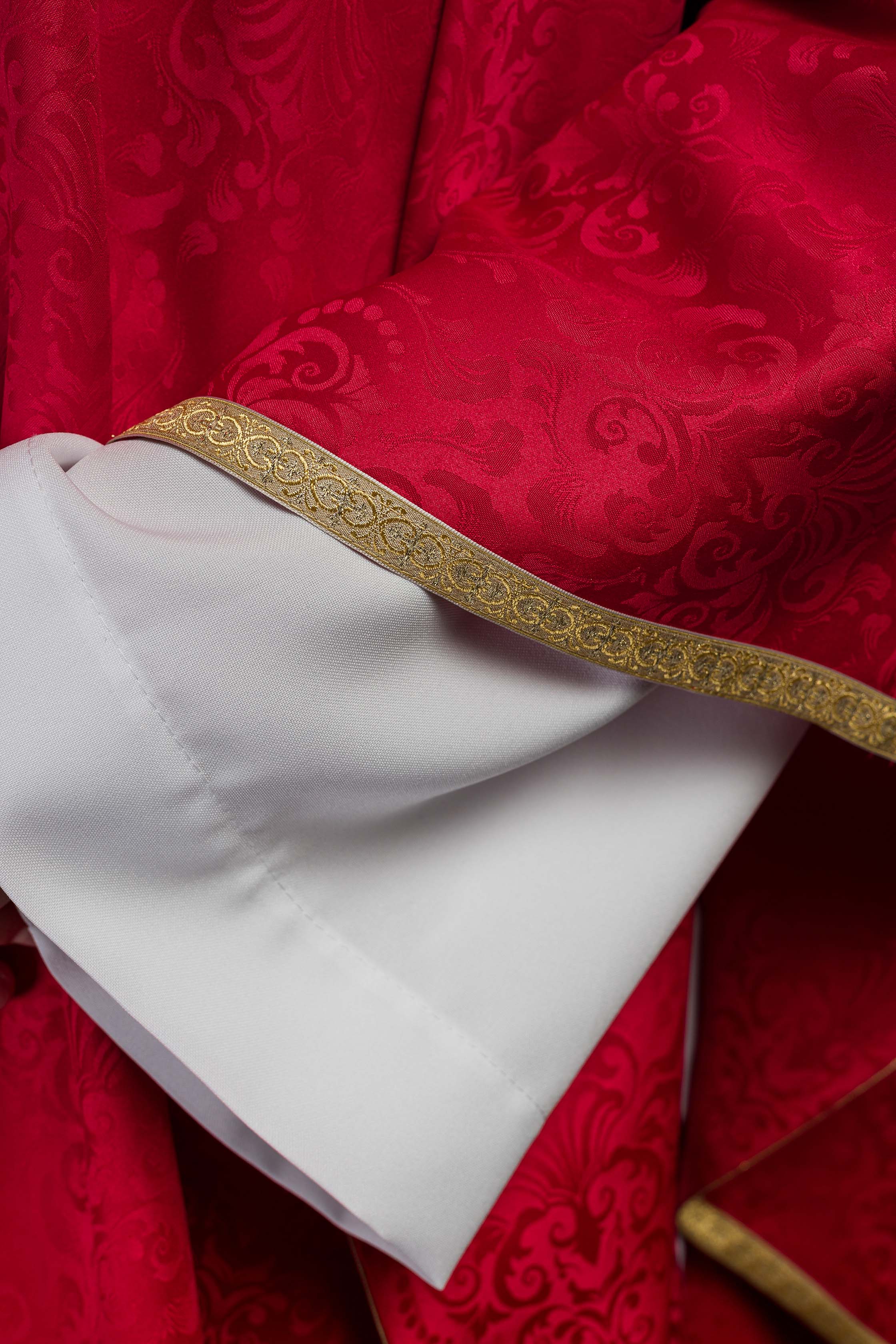 Casula ricamata con lo Spirito Santo su tessuto jacquard