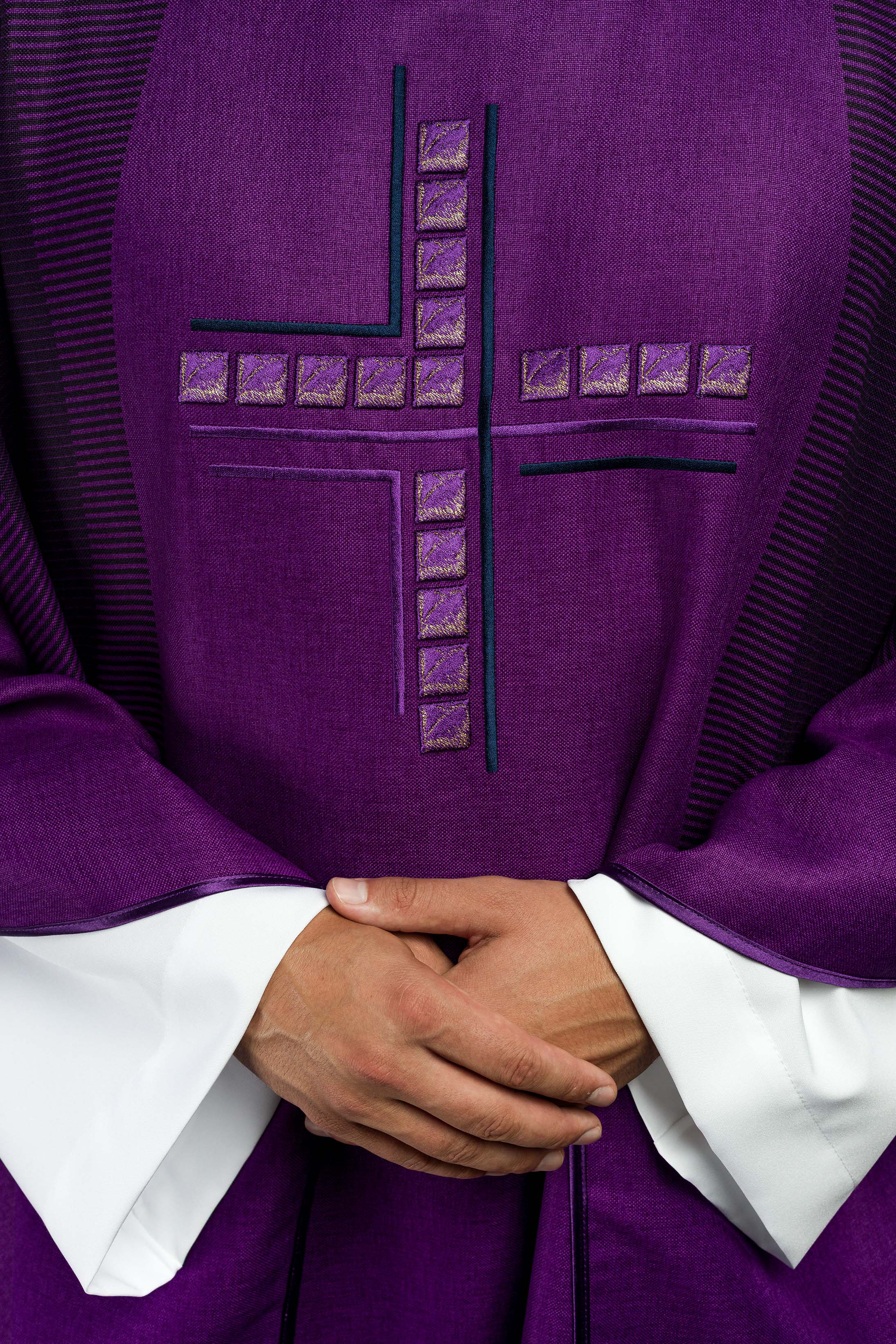 Casula Viola ricamo Croce