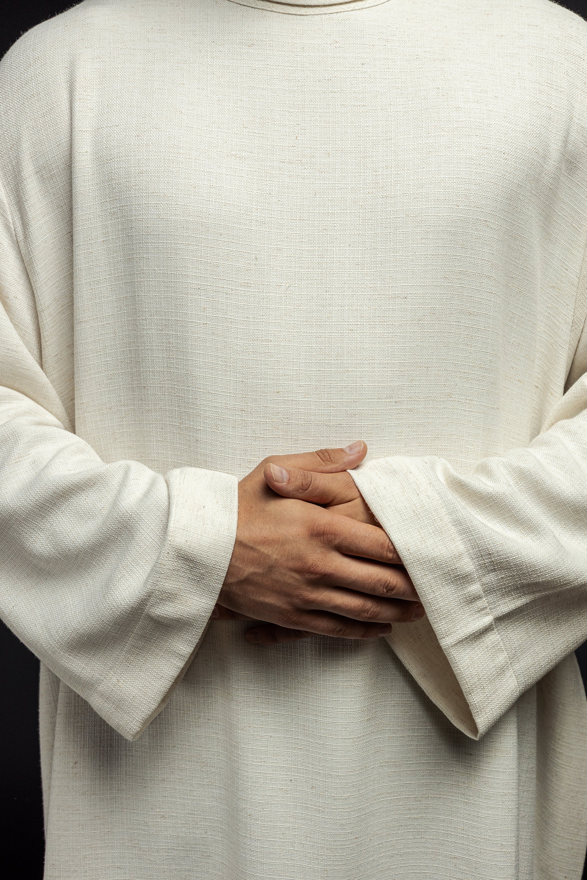 Camice da sacerdote in lino realizzato in tessuto naturale