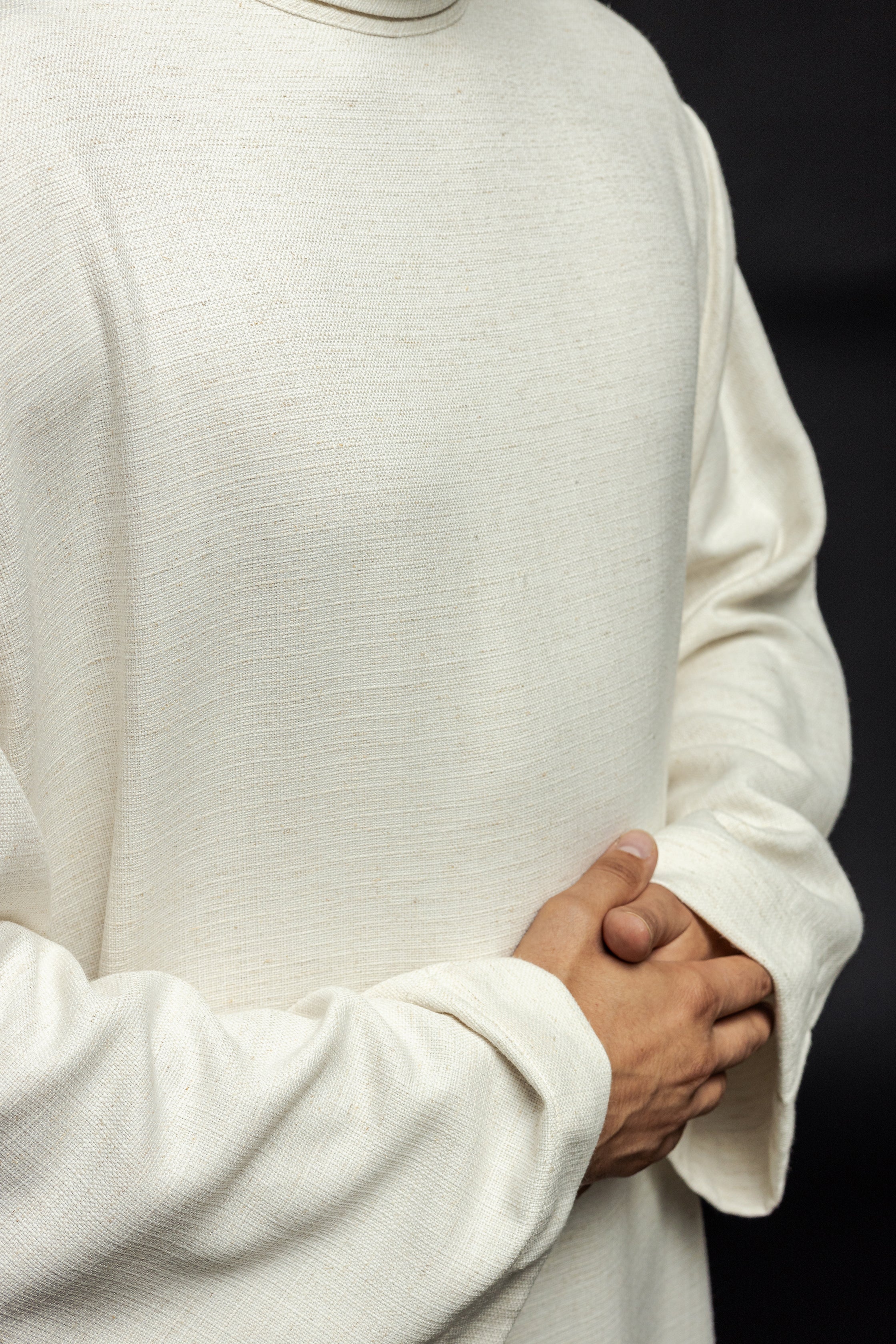 Camice da sacerdote in lino realizzato in tessuto naturale