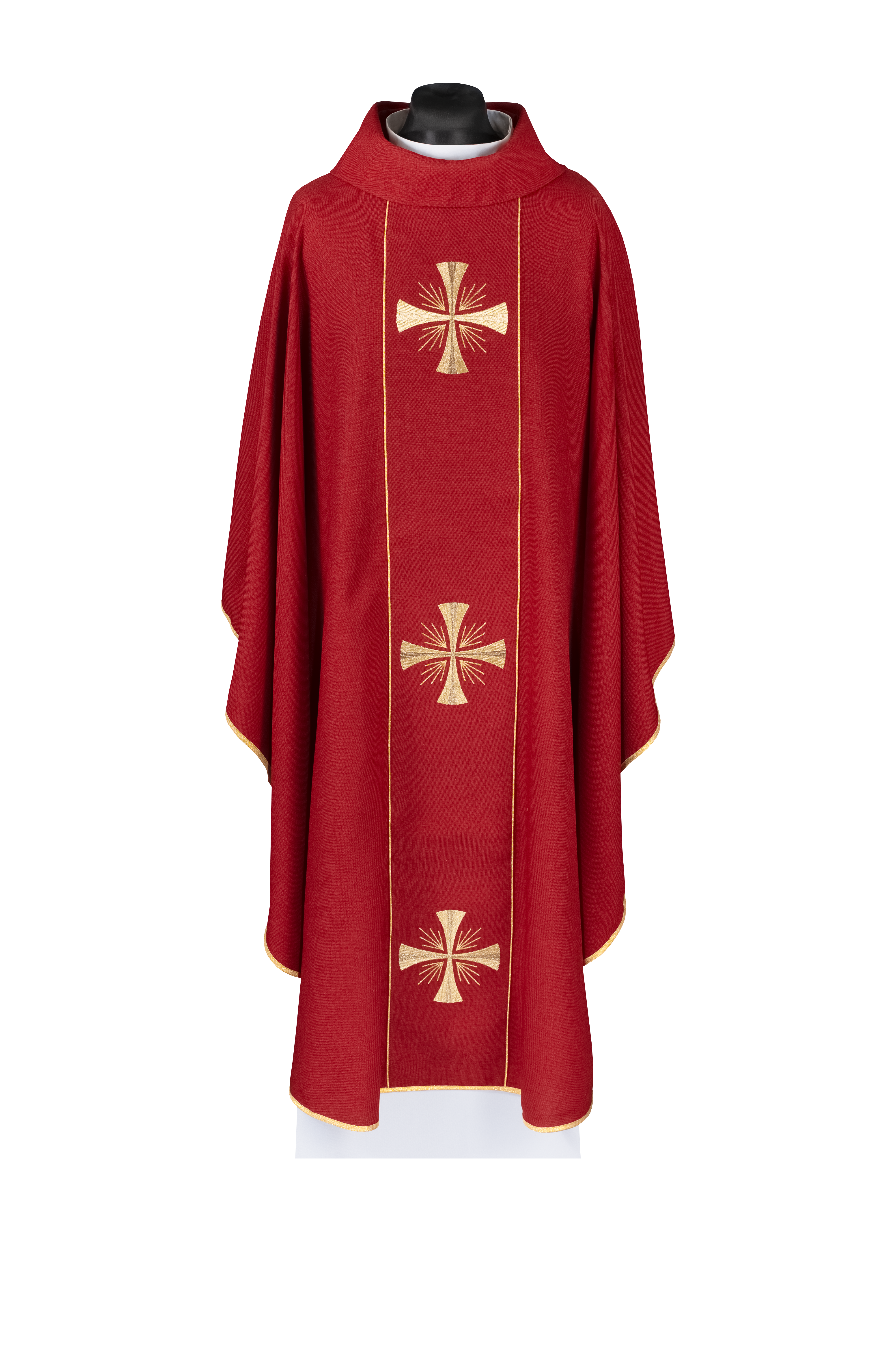 Pianeta con fascia rossa e ricamo di croci