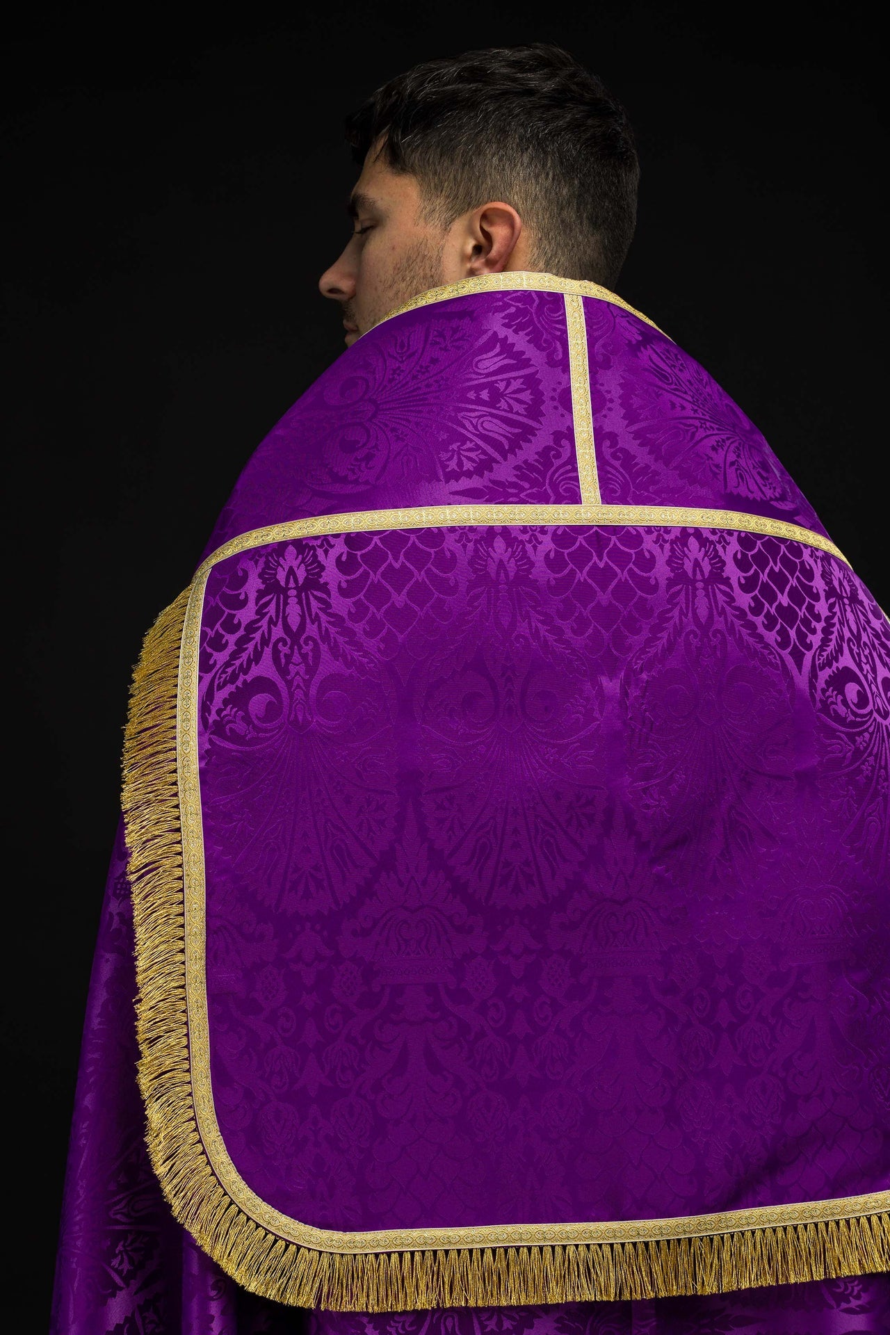 Piviale romano in tessuto jacquard – Viola