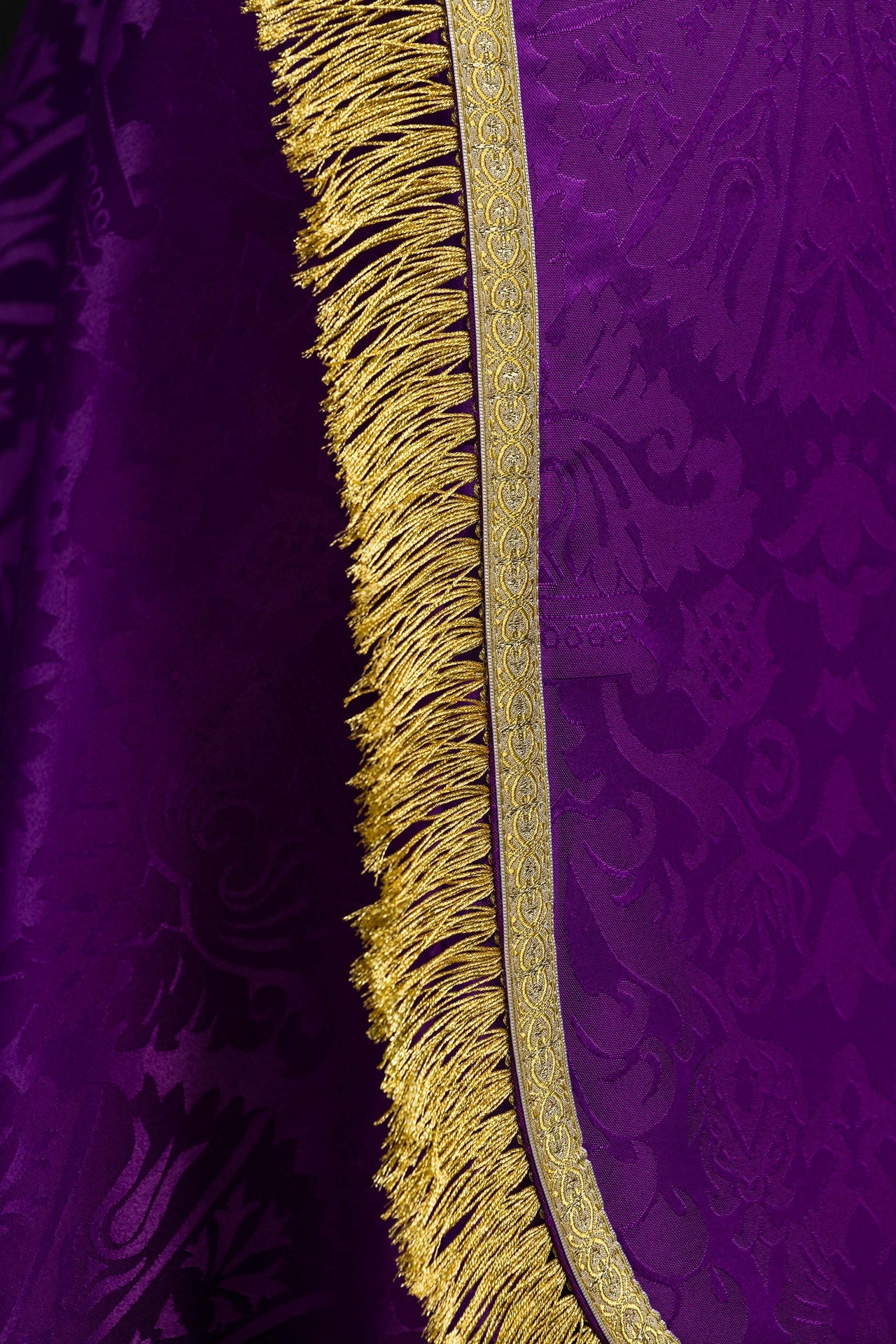 Piviale romano in tessuto jacquard – Viola