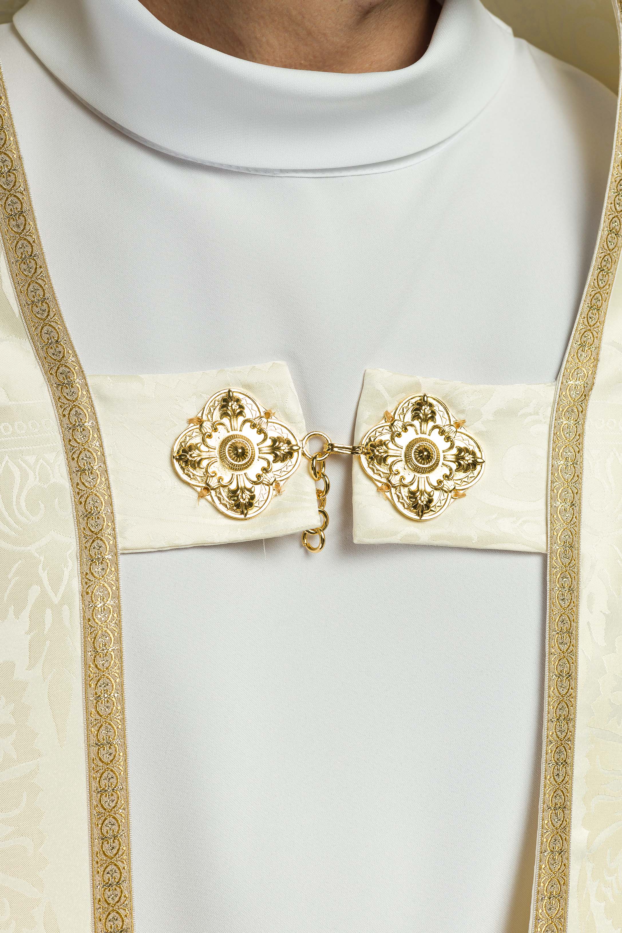 Piviale romana in jacquard liscia color ecru