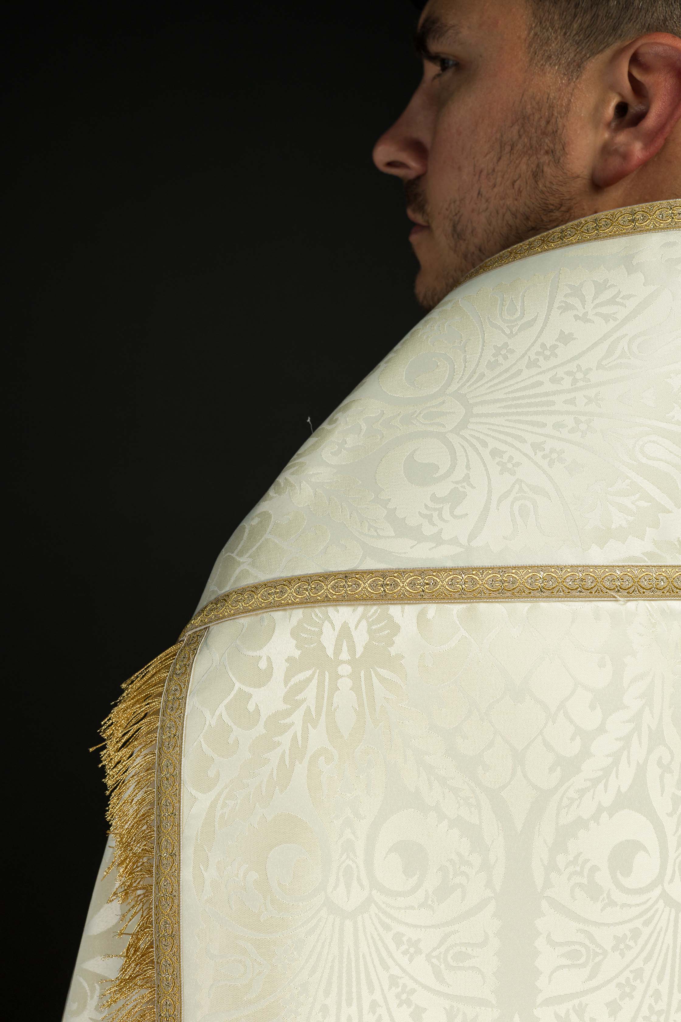 Piviale romana in jacquard liscia color ecru