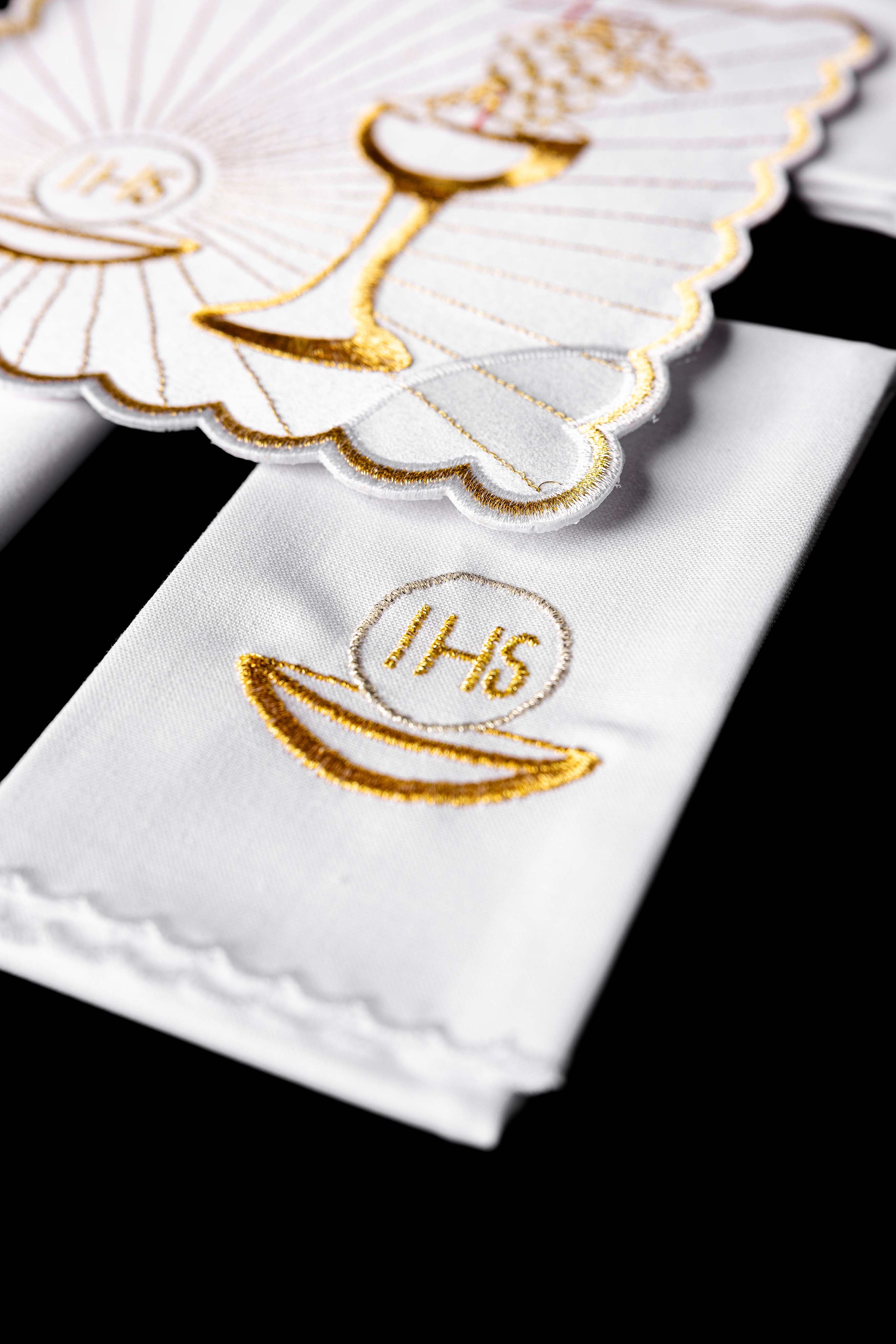 Servizio da Messa in lino con ricamo Eucaristico