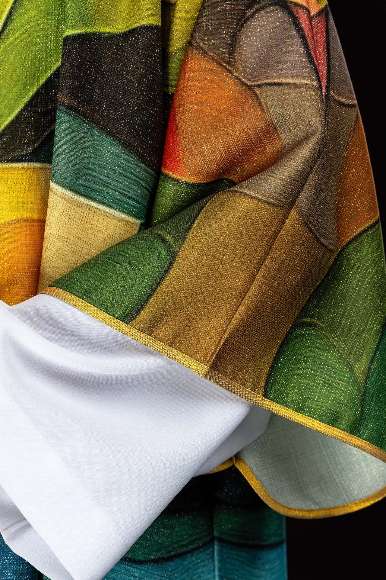 Dalmatyka drukowana kolorowa z motywem krzyża - ORNATY.PL