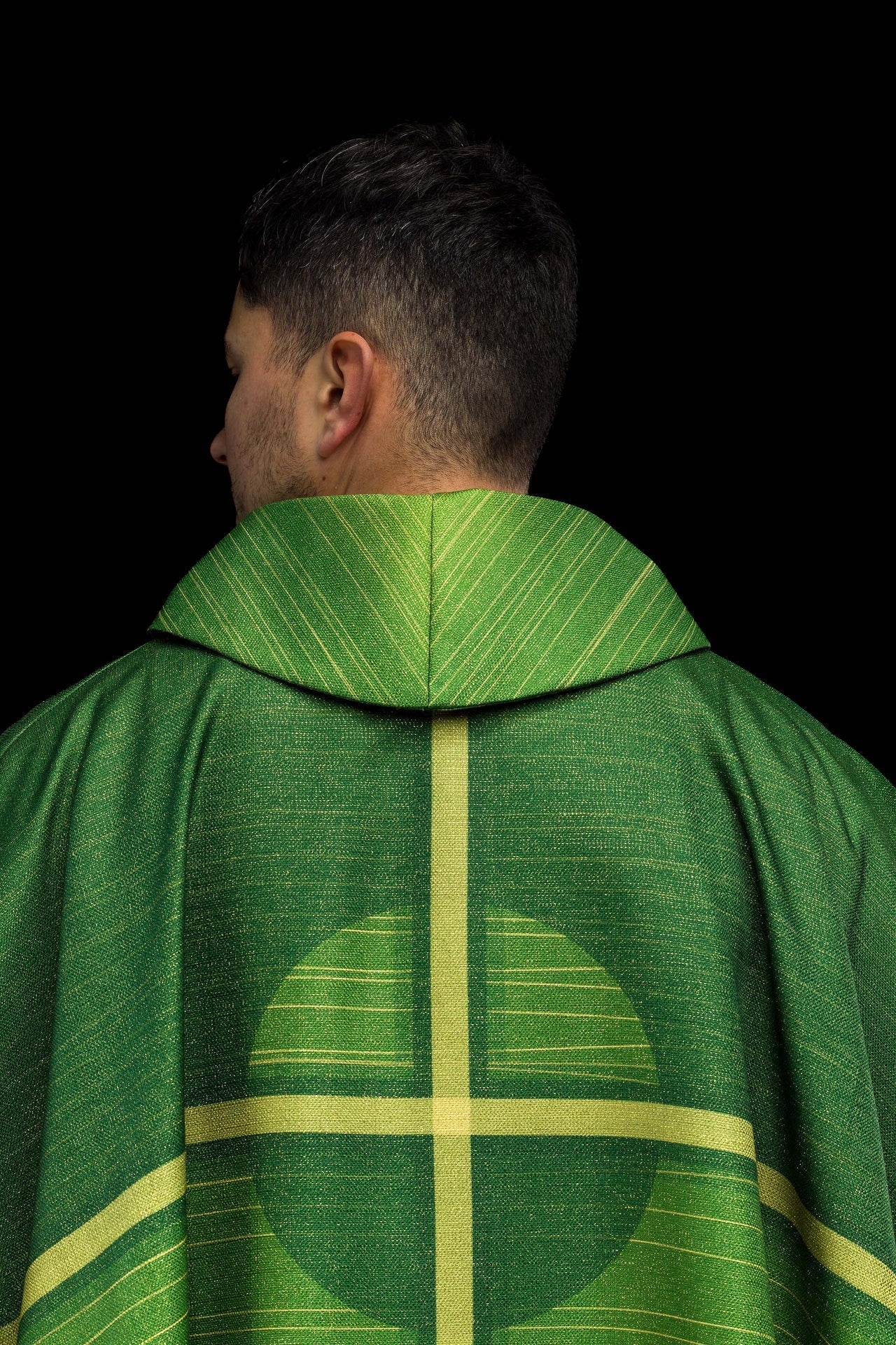 Casula stampata verde con motivo della croce