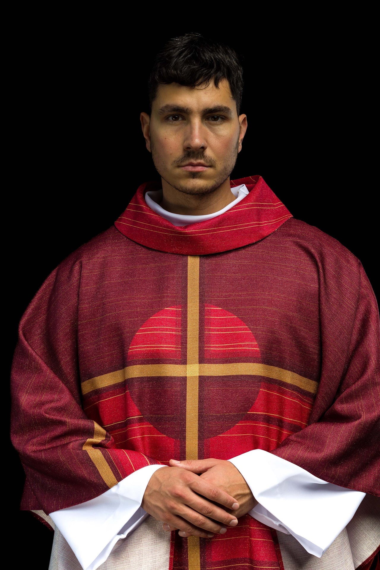 Casula stampata rossa con motivo della croce