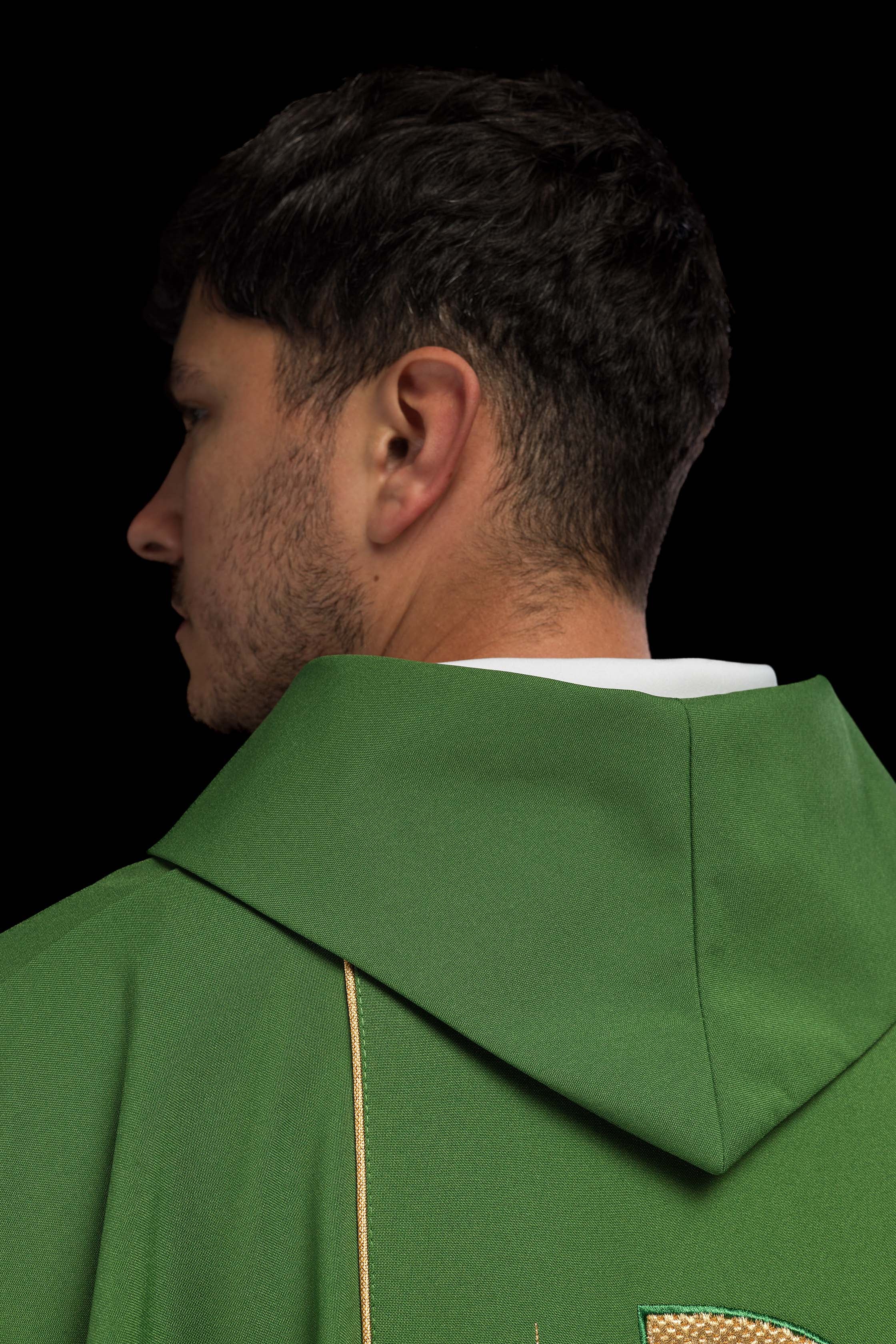 Casula Verde con ricamo Calice e IHS