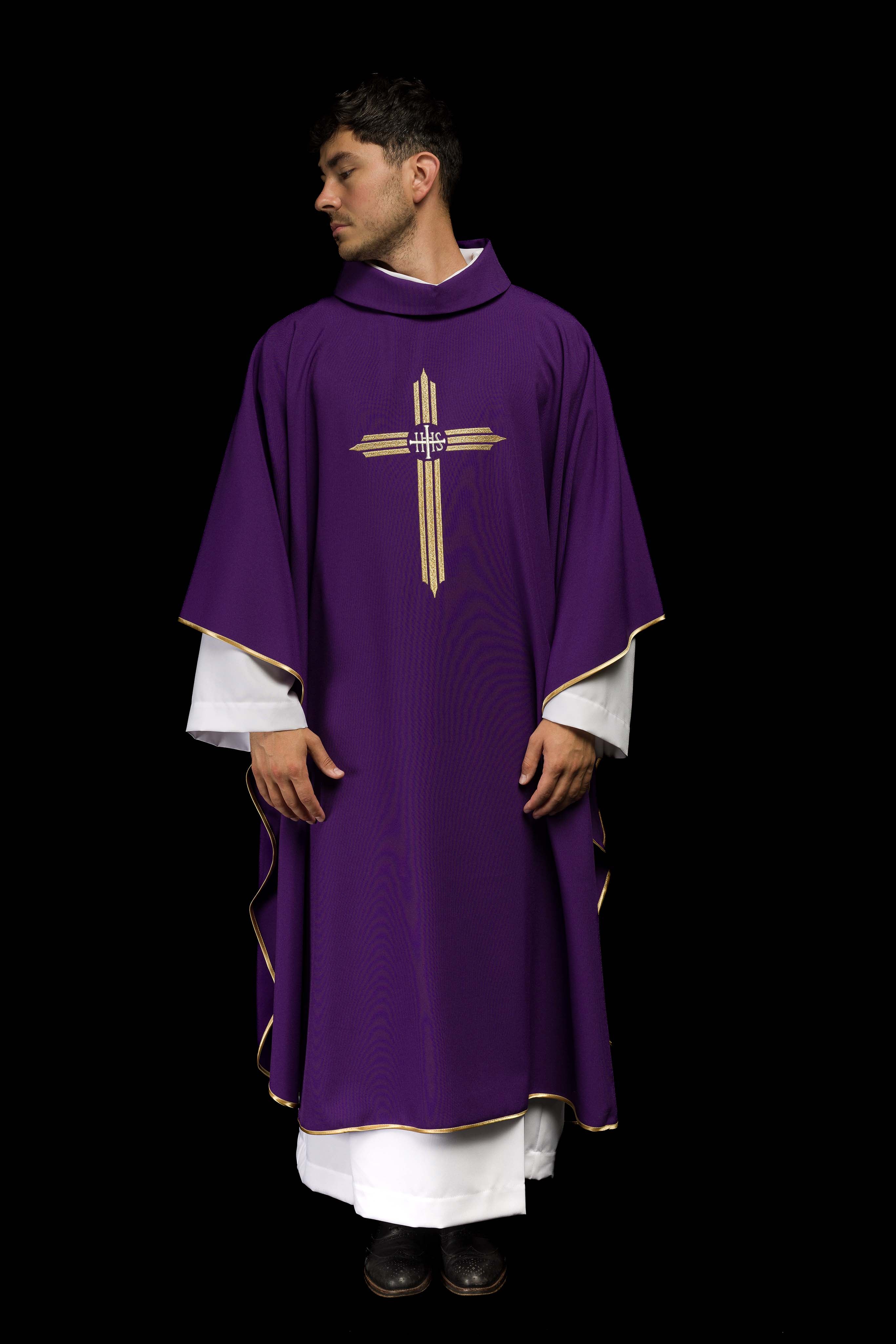 Casula Viola ricamata con Croce e IHS