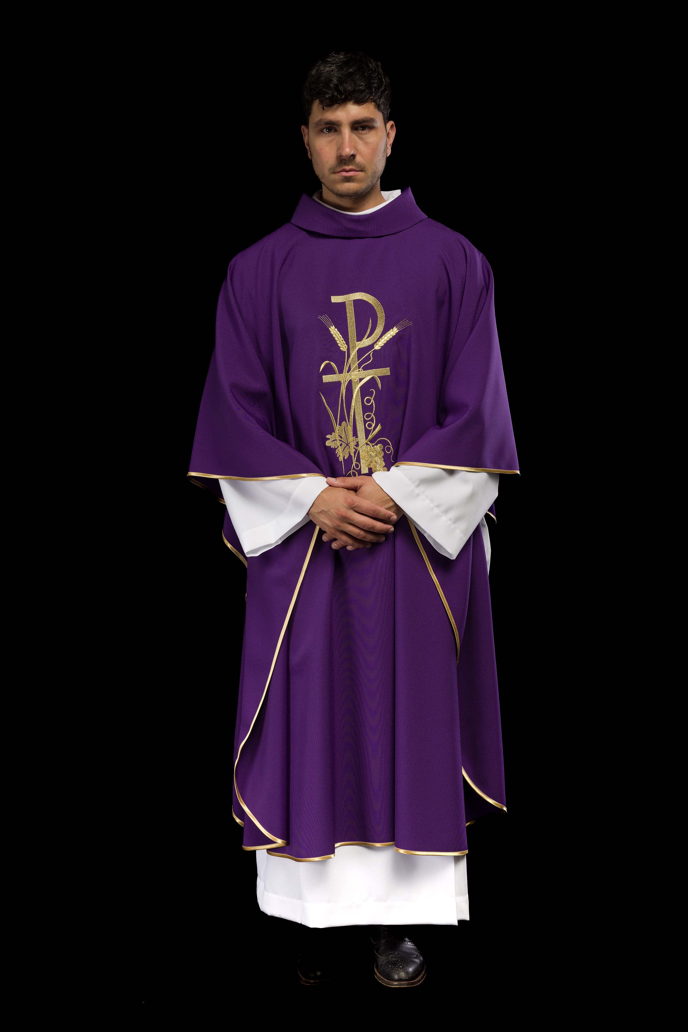 Casula Viola con ricamo dorato della Croce