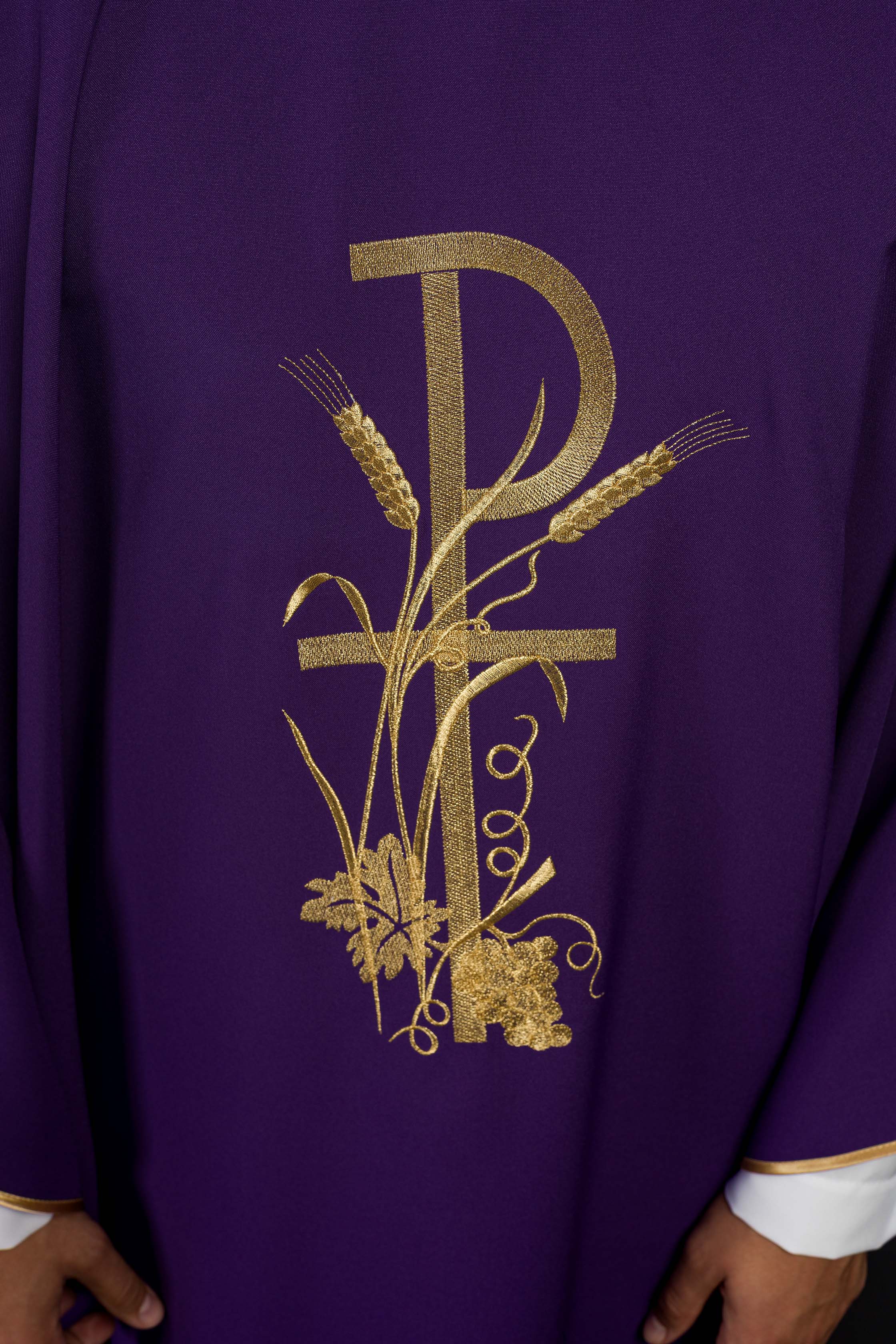 Casula Viola con ricamo dorato della Croce