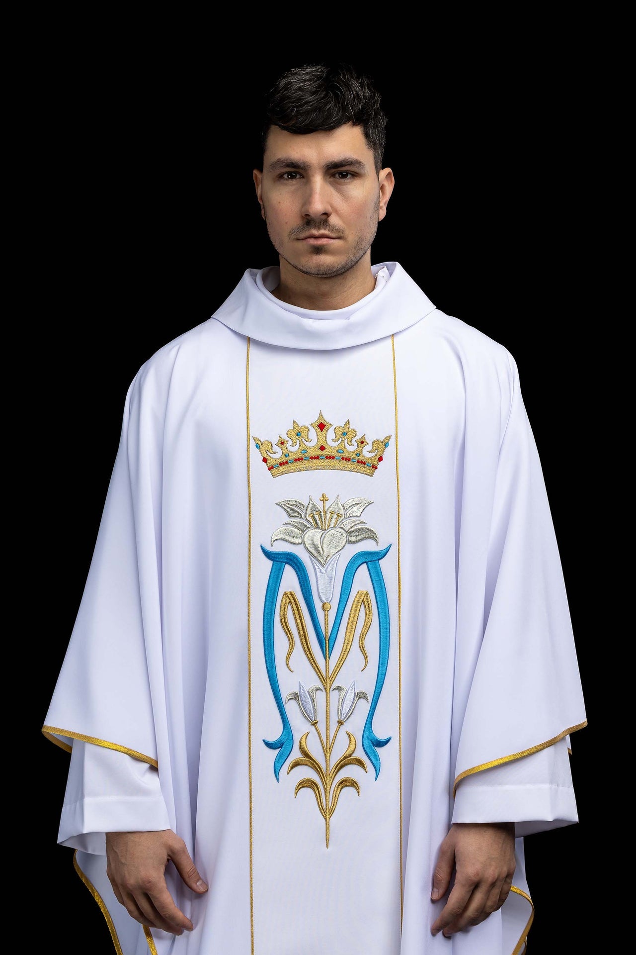 Ornat liturgiczny Maryjny haftowany z koroną w kolorze białym - ORNATY.PL