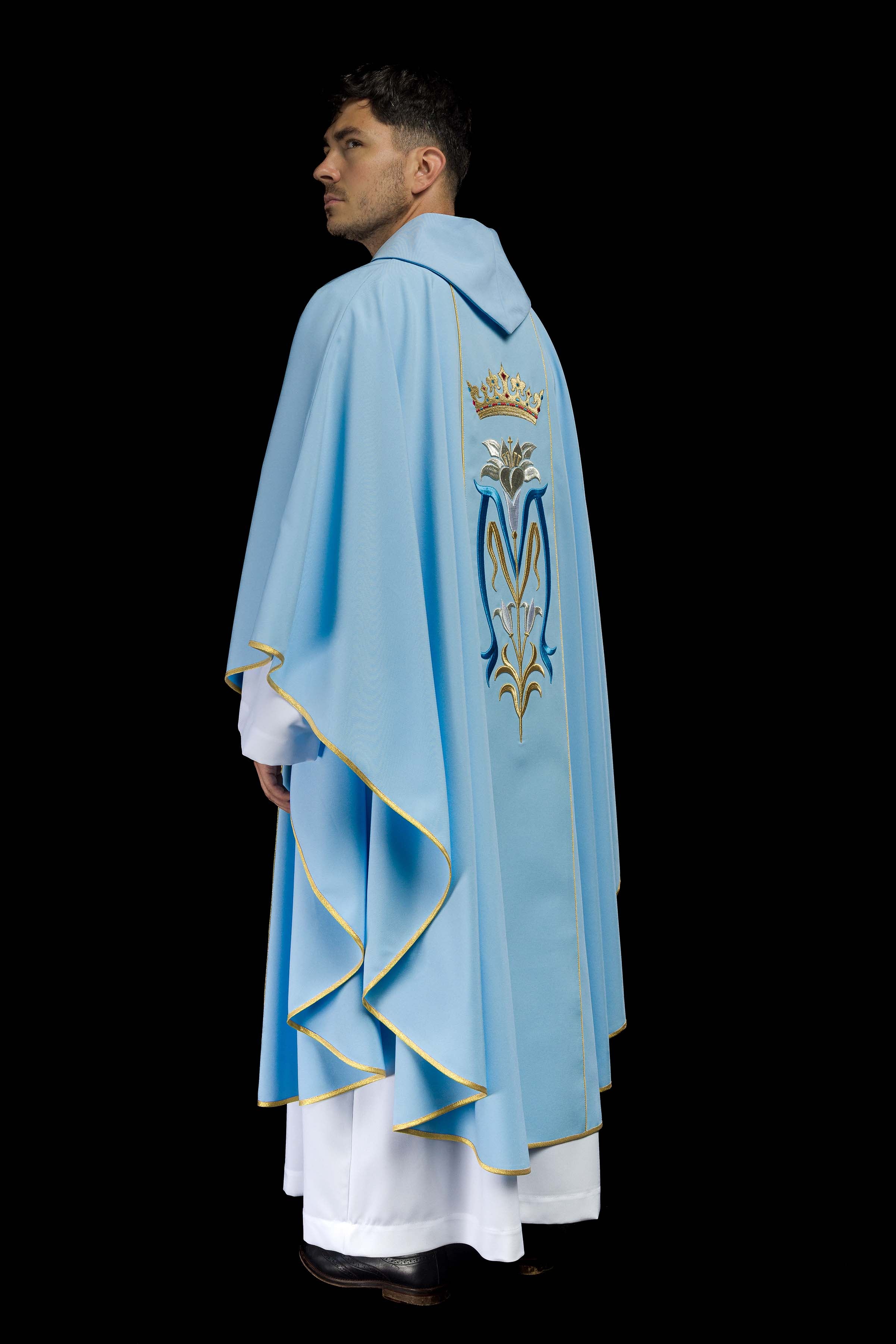 Casula liturgica mariana ricamata con corona blu