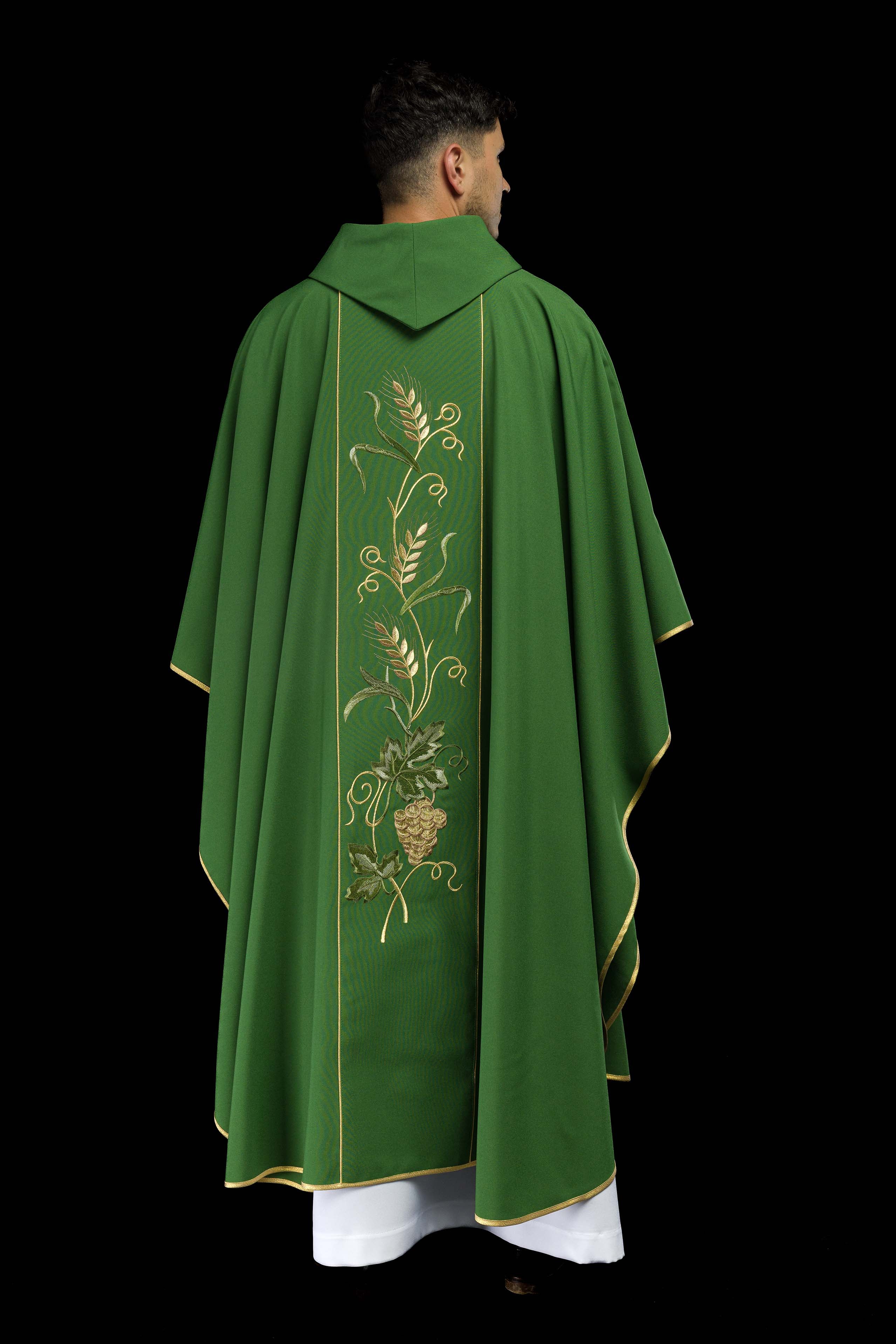 Casula Verde con stolone ricamato IHS, Spighe e Uva