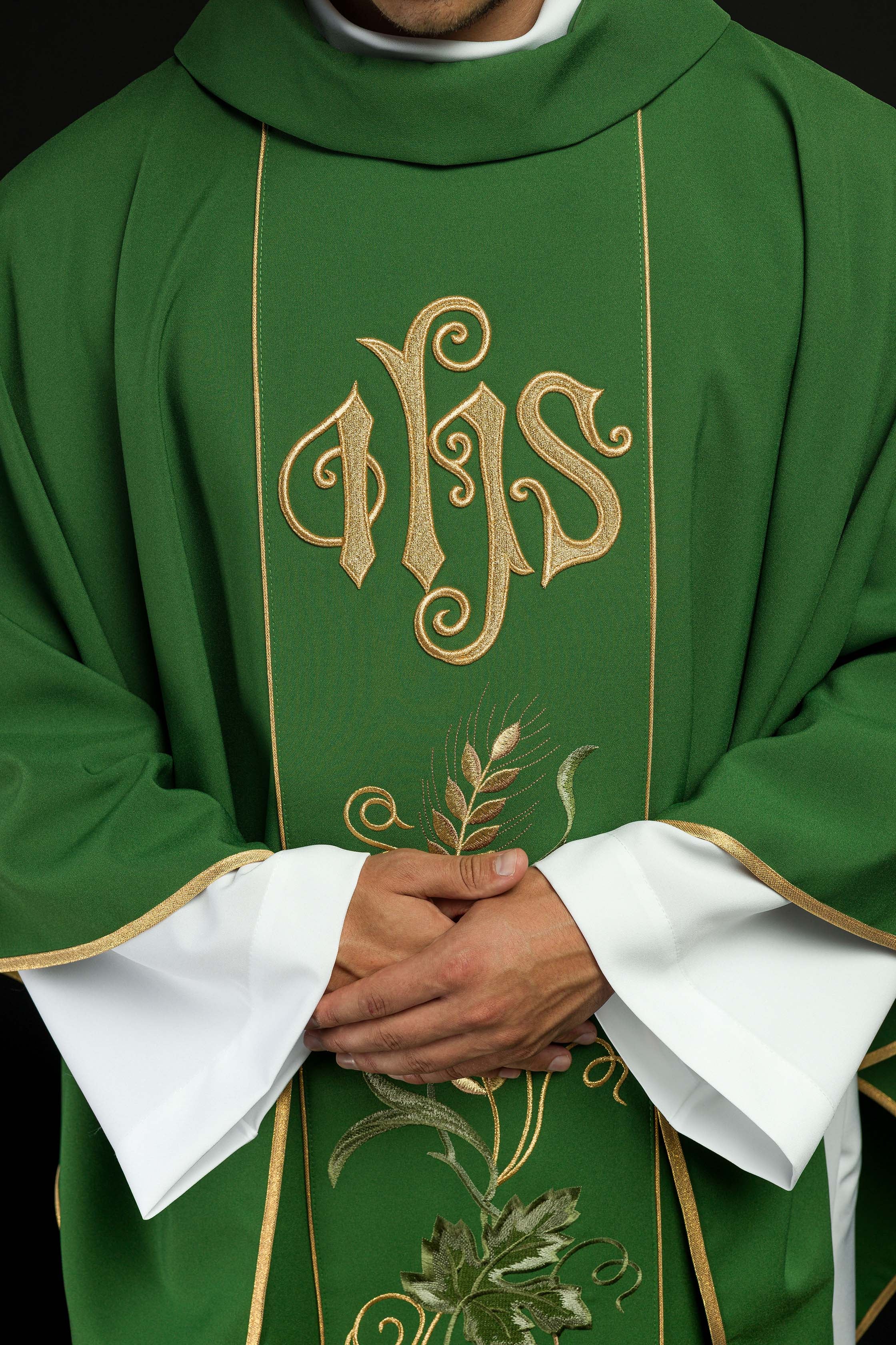 Casula Verde con stolone ricamato IHS, Spighe e Uva