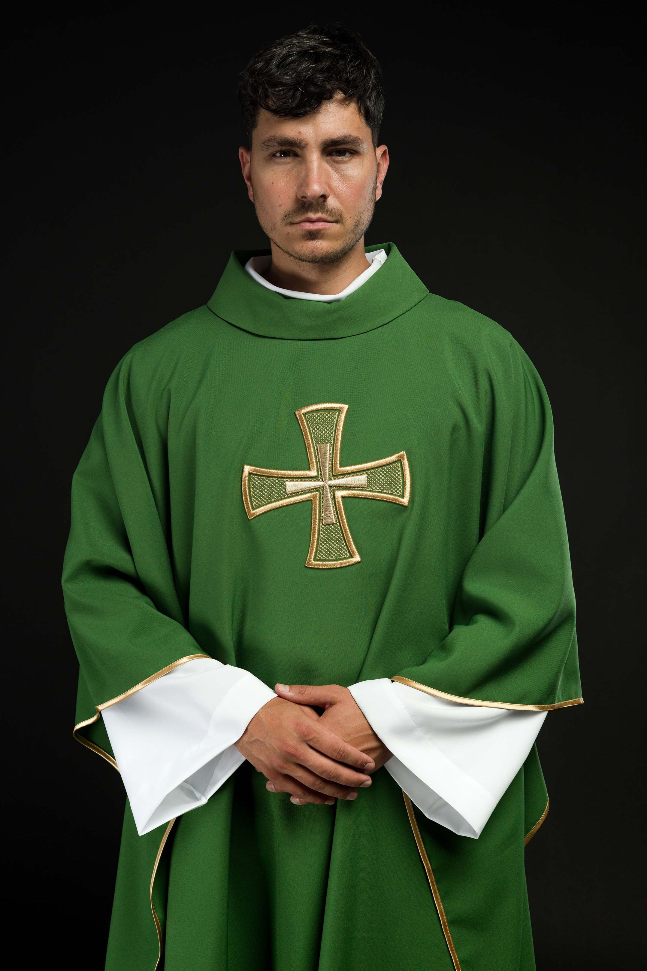 Casula ricamata Verde con Motivo della Croce